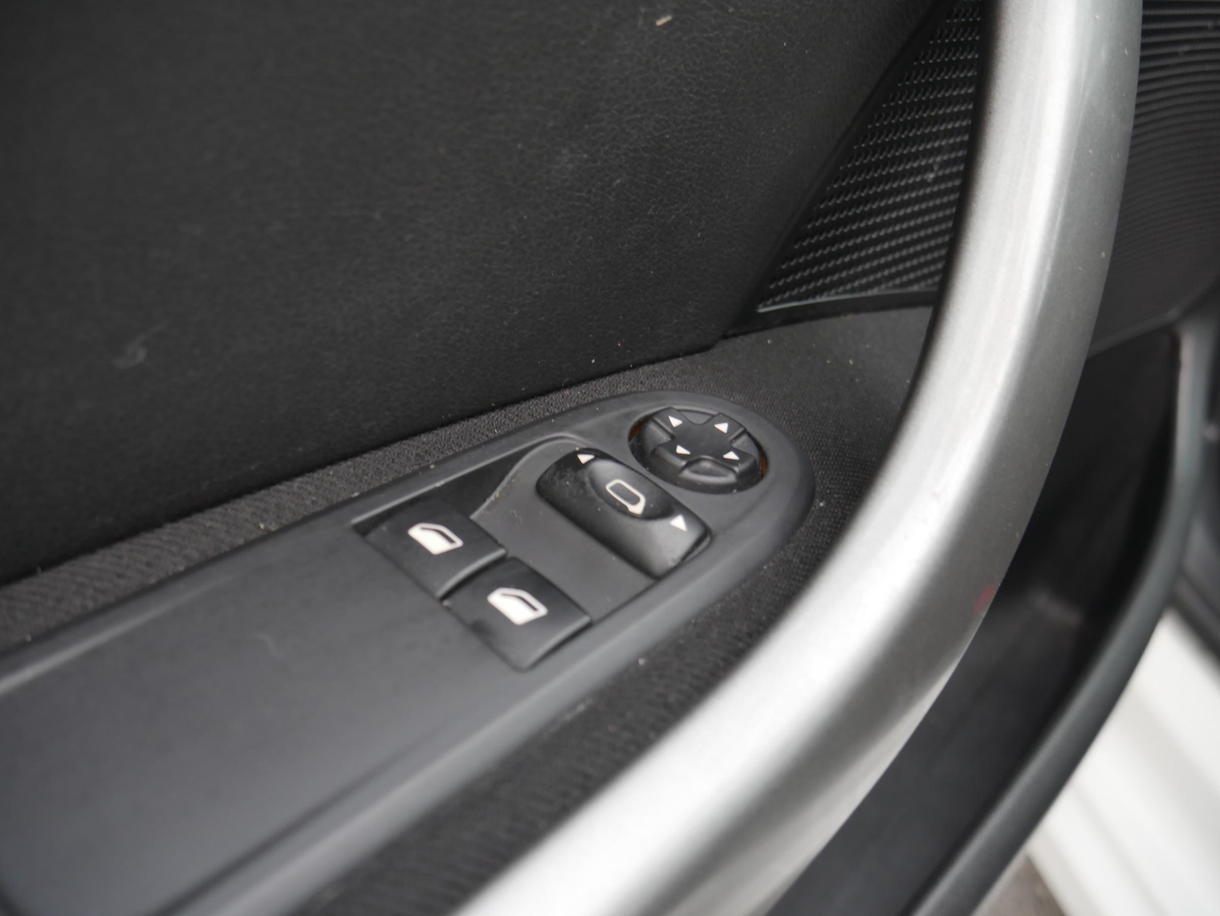 Peugeot 308, 2013 - pohled č. 11