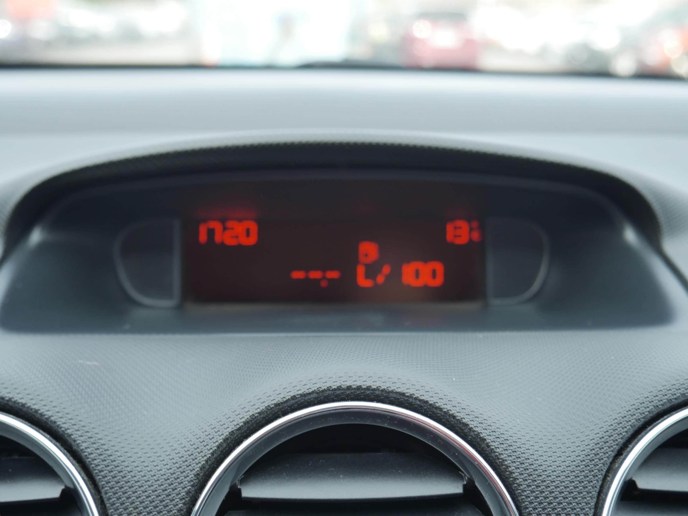 Peugeot 308, 2013 - pohled č. 16