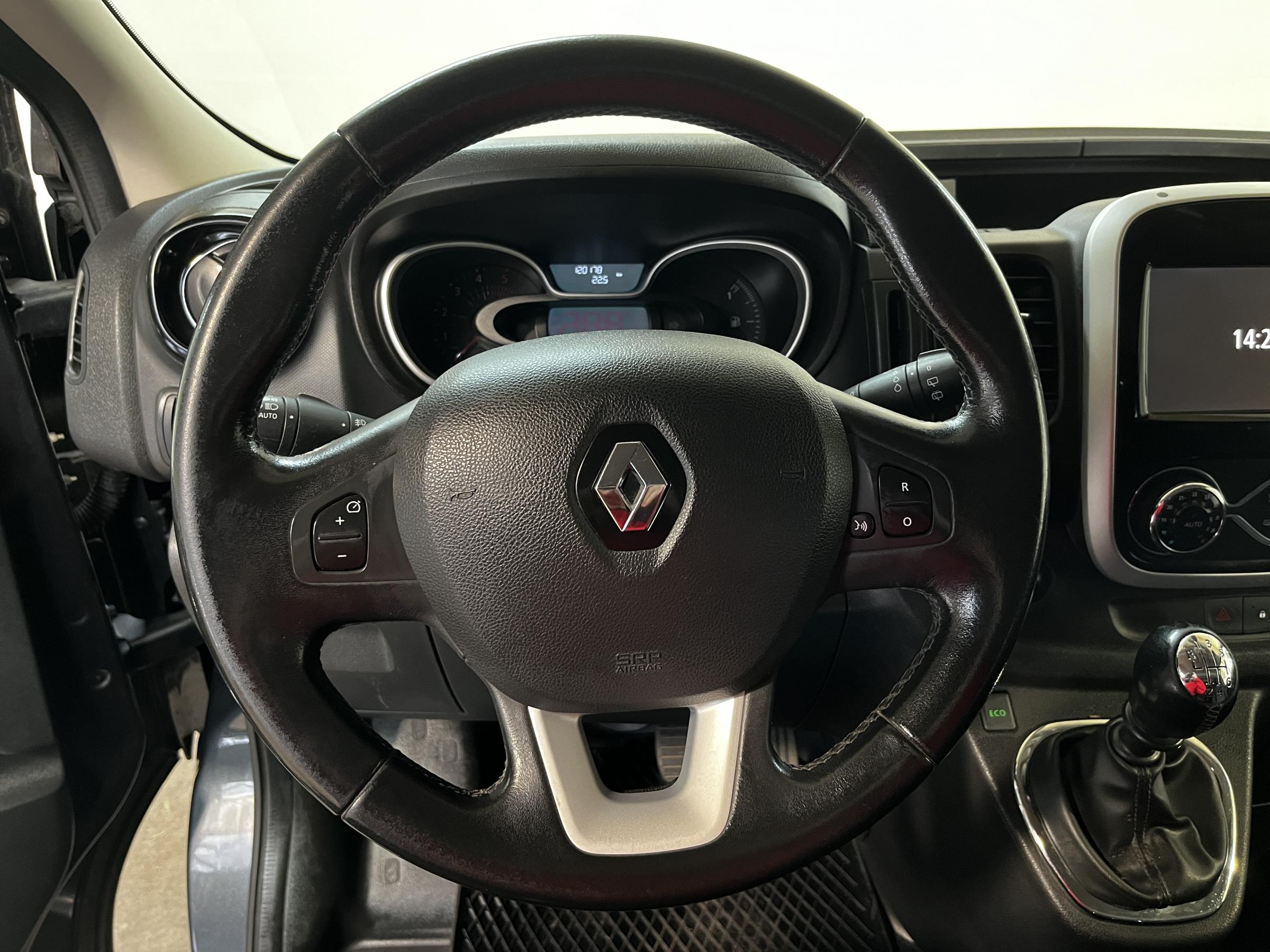 Renault Trafic, 2018 - pohled č. 17