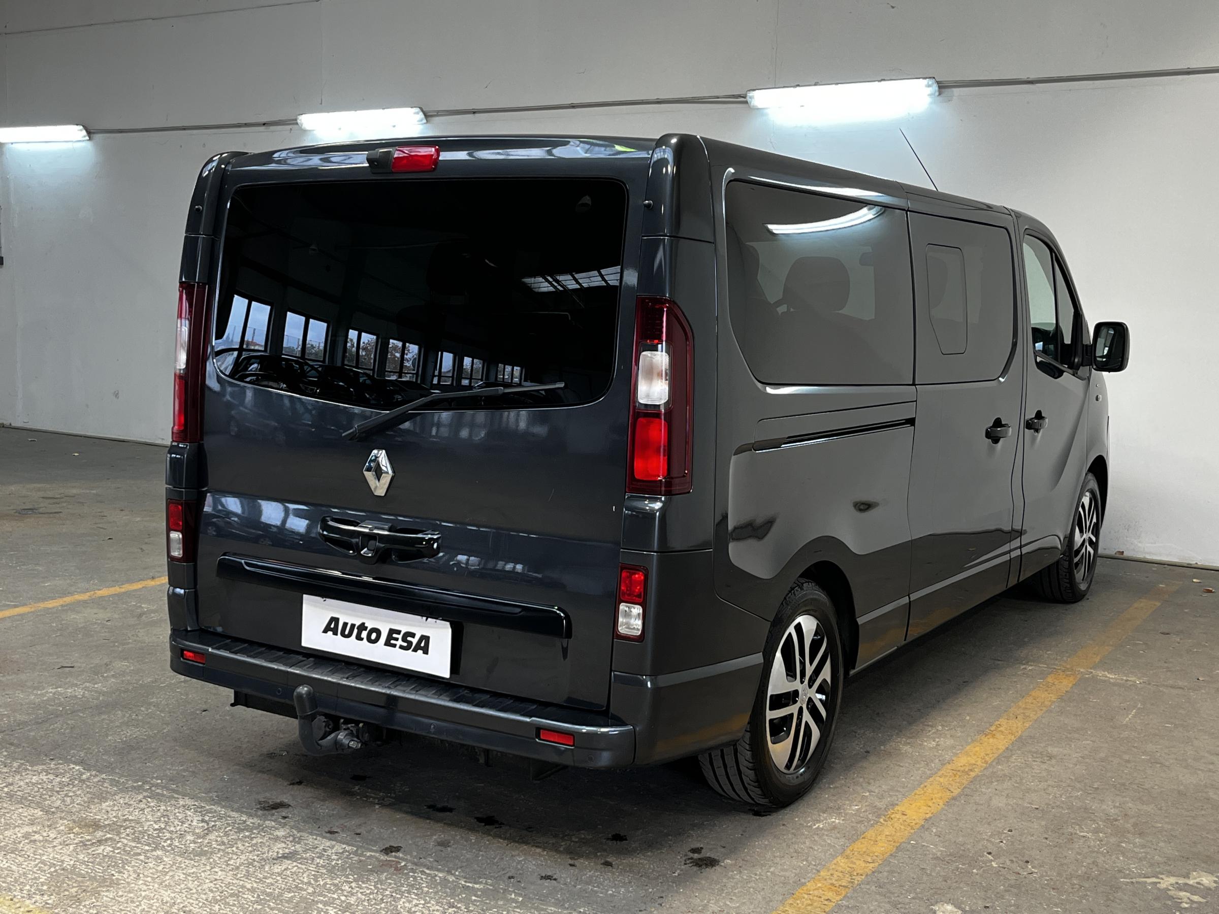 Renault Trafic, 2018 - pohled č. 4