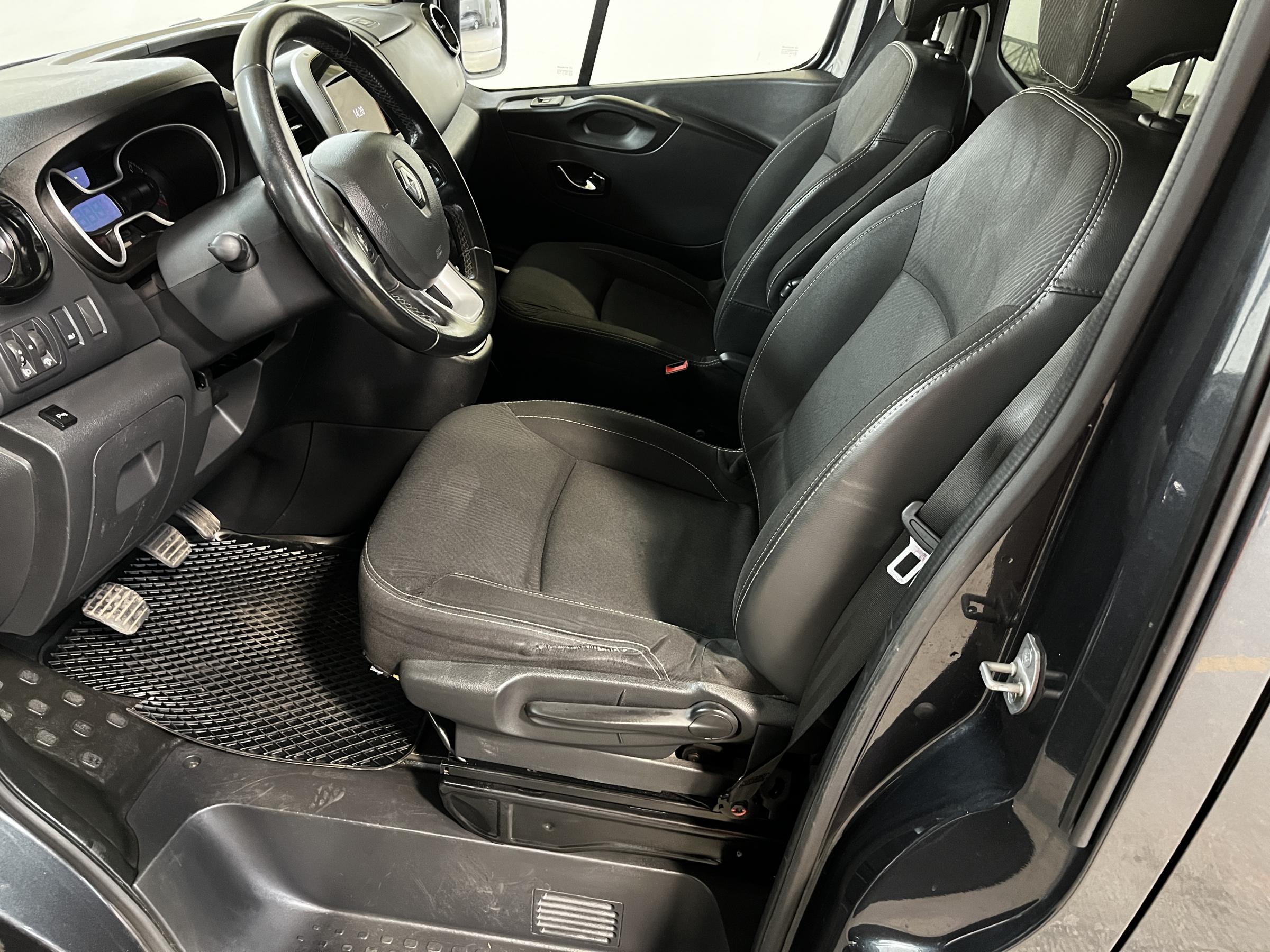 Renault Trafic, 2018 - pohled č. 9