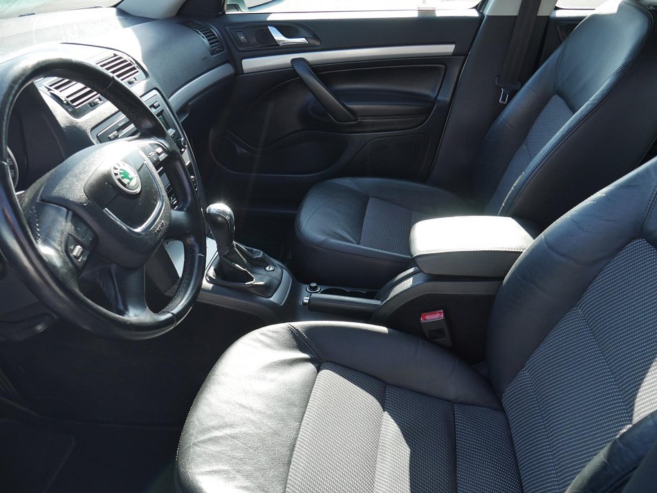 Škoda Octavia II 1.8 TSi Elegance