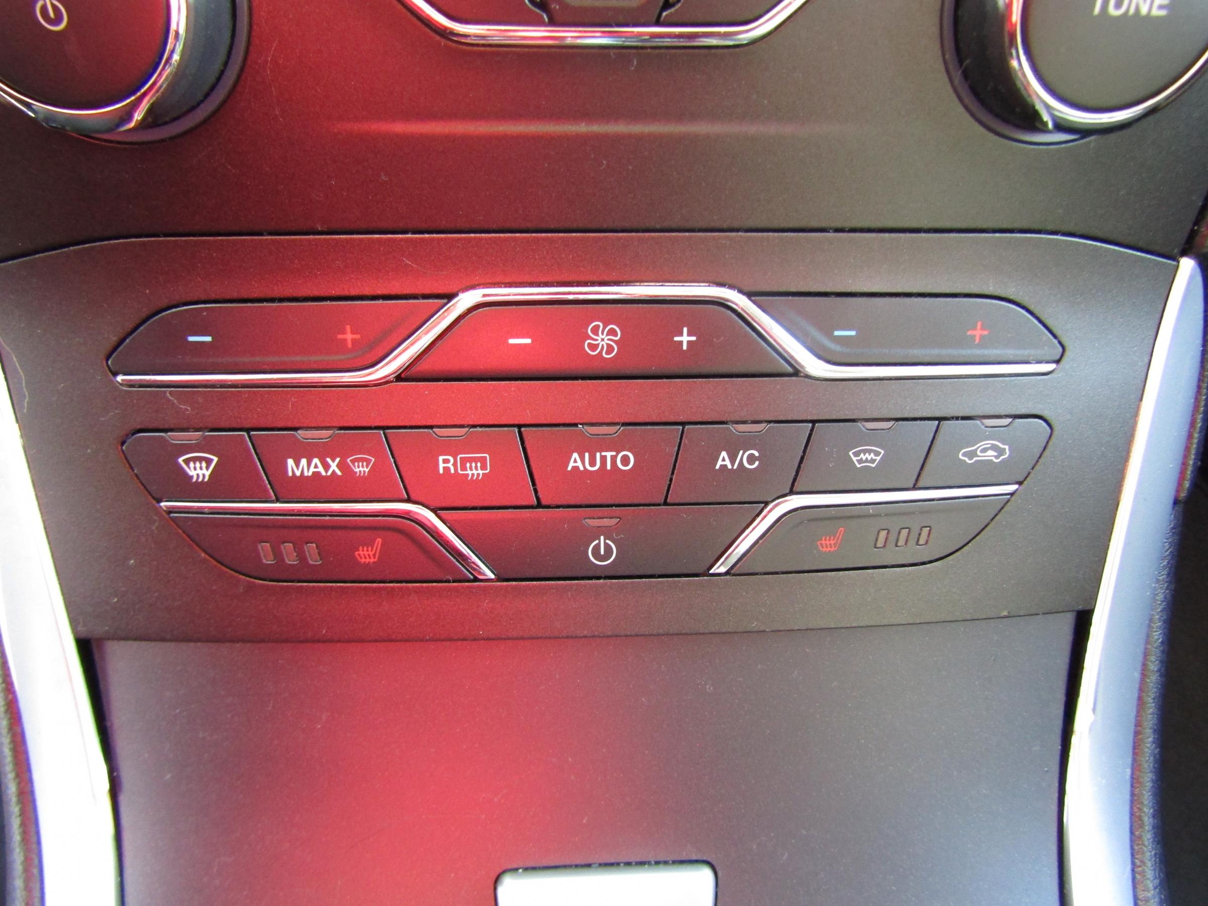 Ford S-MAX, 2017 - pohled č. 14