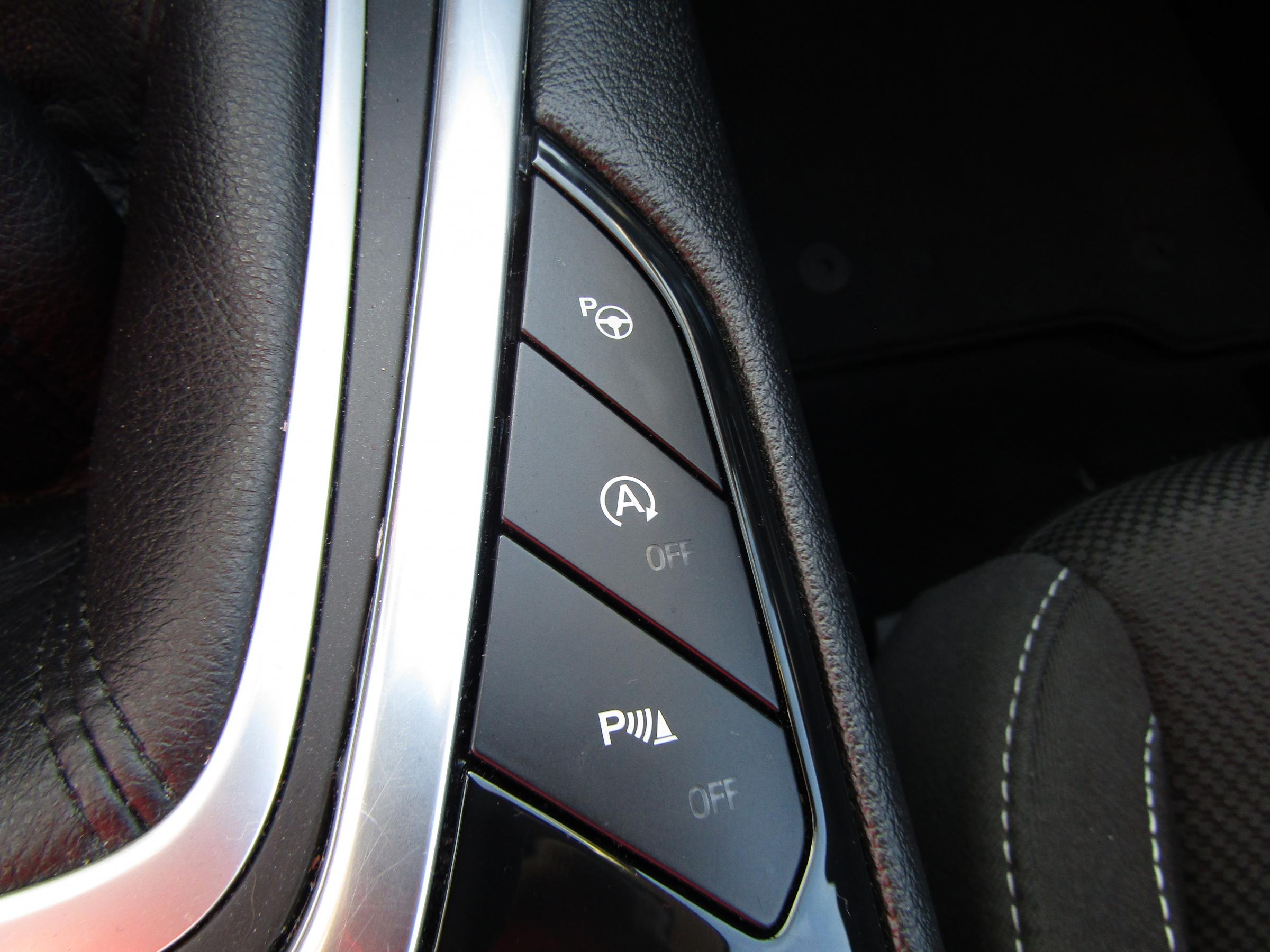 Ford S-MAX, 2017 - pohled č. 17