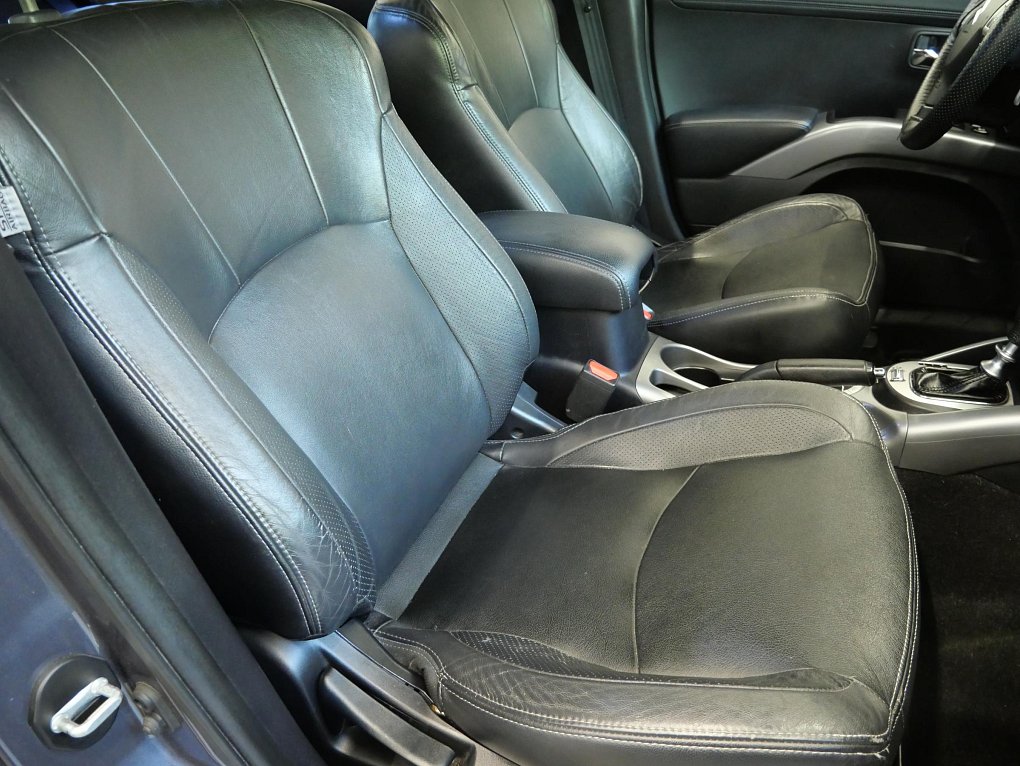 Citroën C-Crosser 2.2 HDi  4x4, 7míst