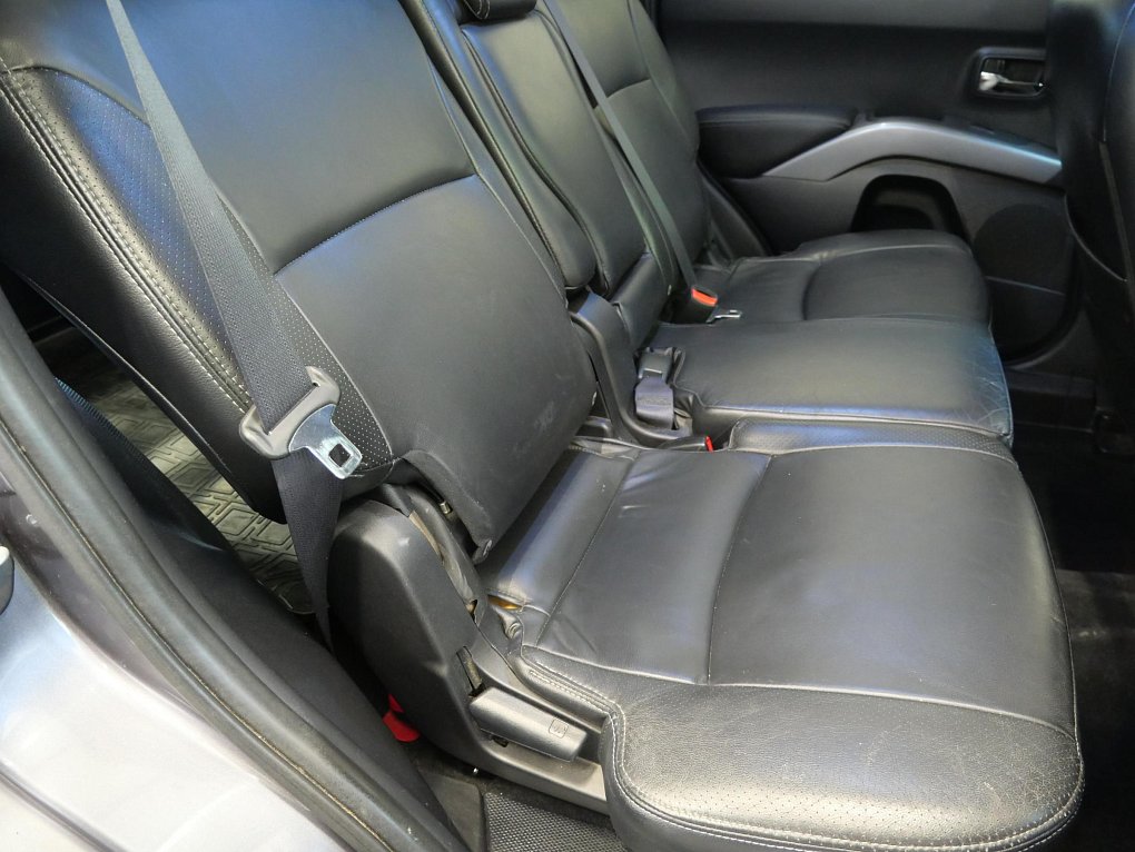 Citroën C-Crosser 2.2 HDi  4x4, 7míst