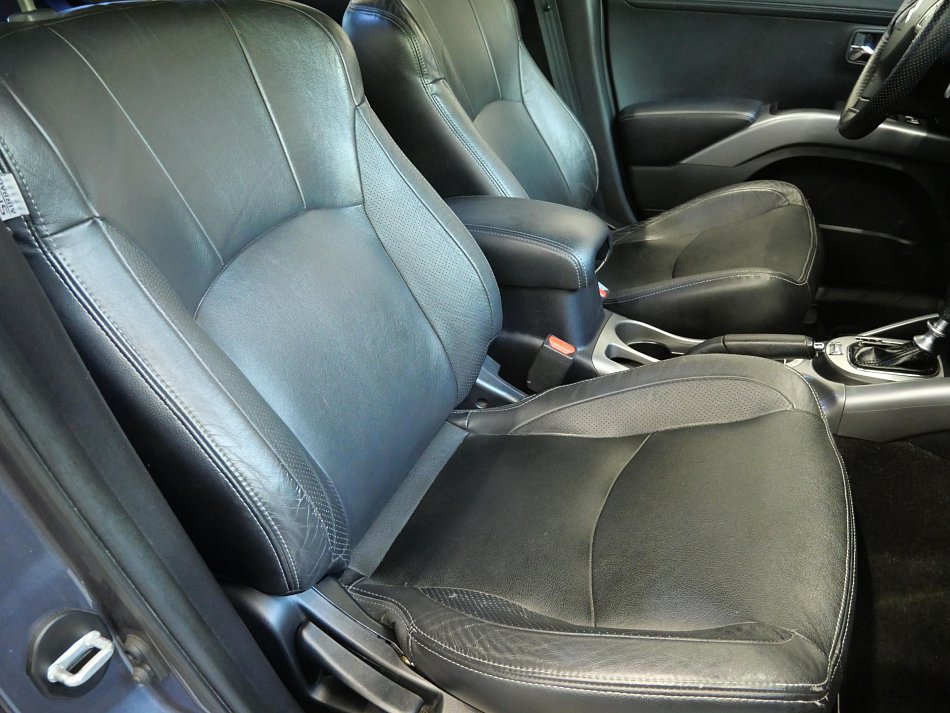 Citroën C-Crosser 2.2 HDi  4x4, 7míst