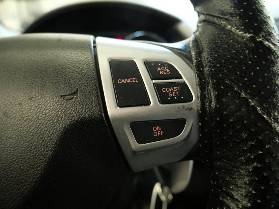 Citroën C-Crosser 2.2 HDi  4x4, 7míst