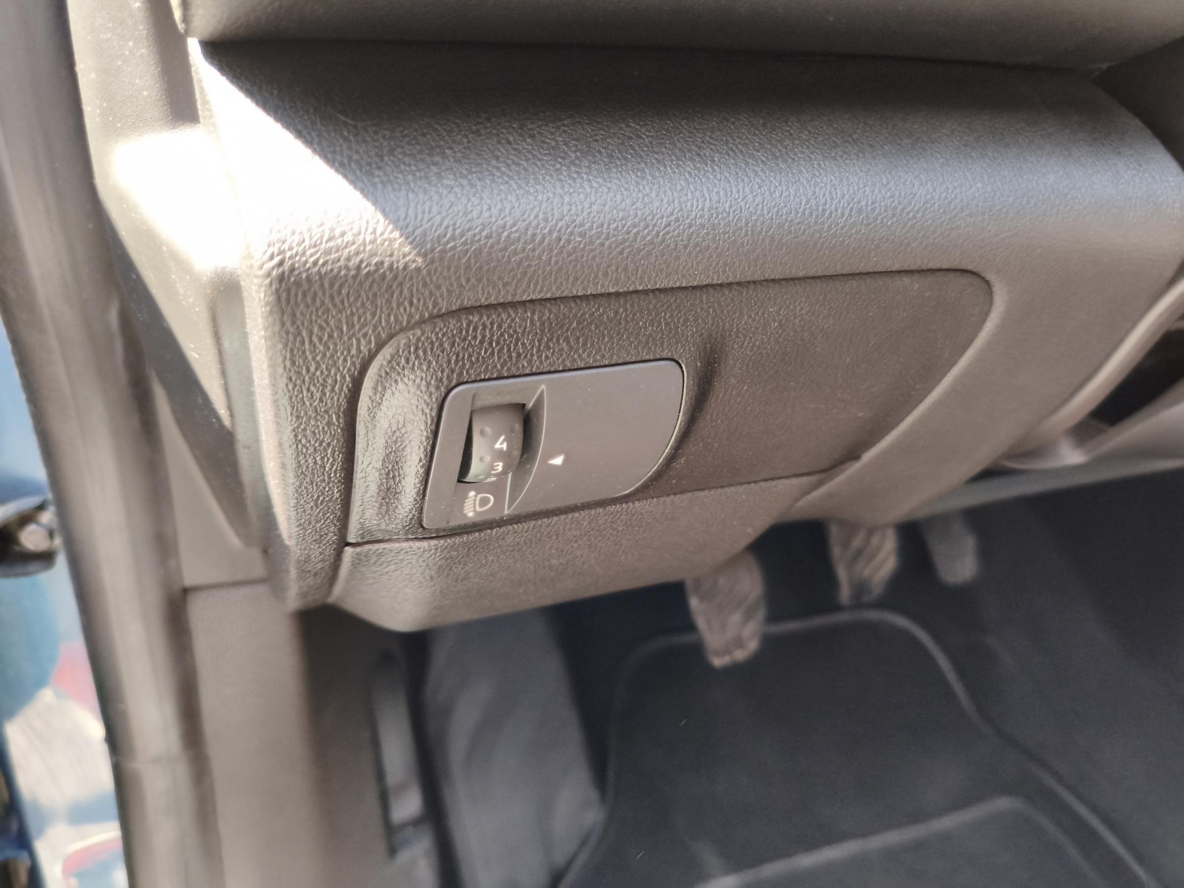 Renault Mégane, 2018 - pohled č. 18