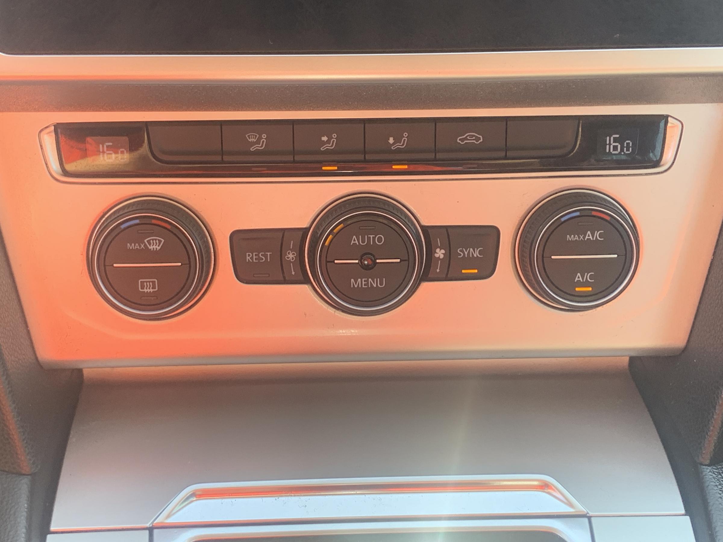 Volkswagen Passat, 2018 - pohled č. 18