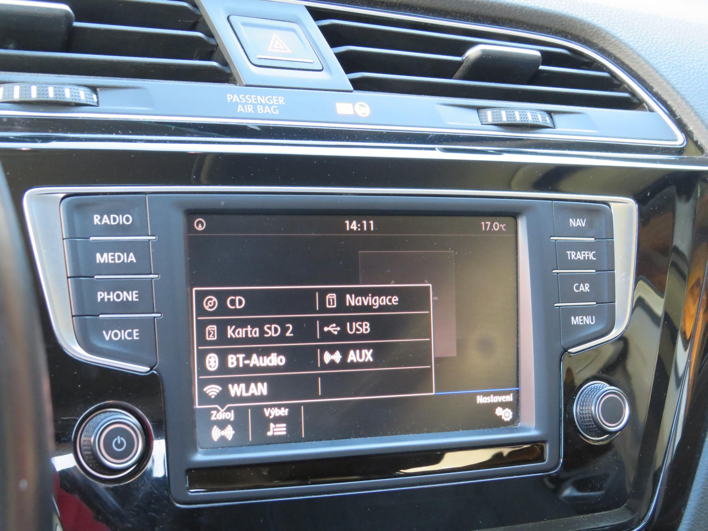 Volkswagen Touran, 2016 - pohled č. 18