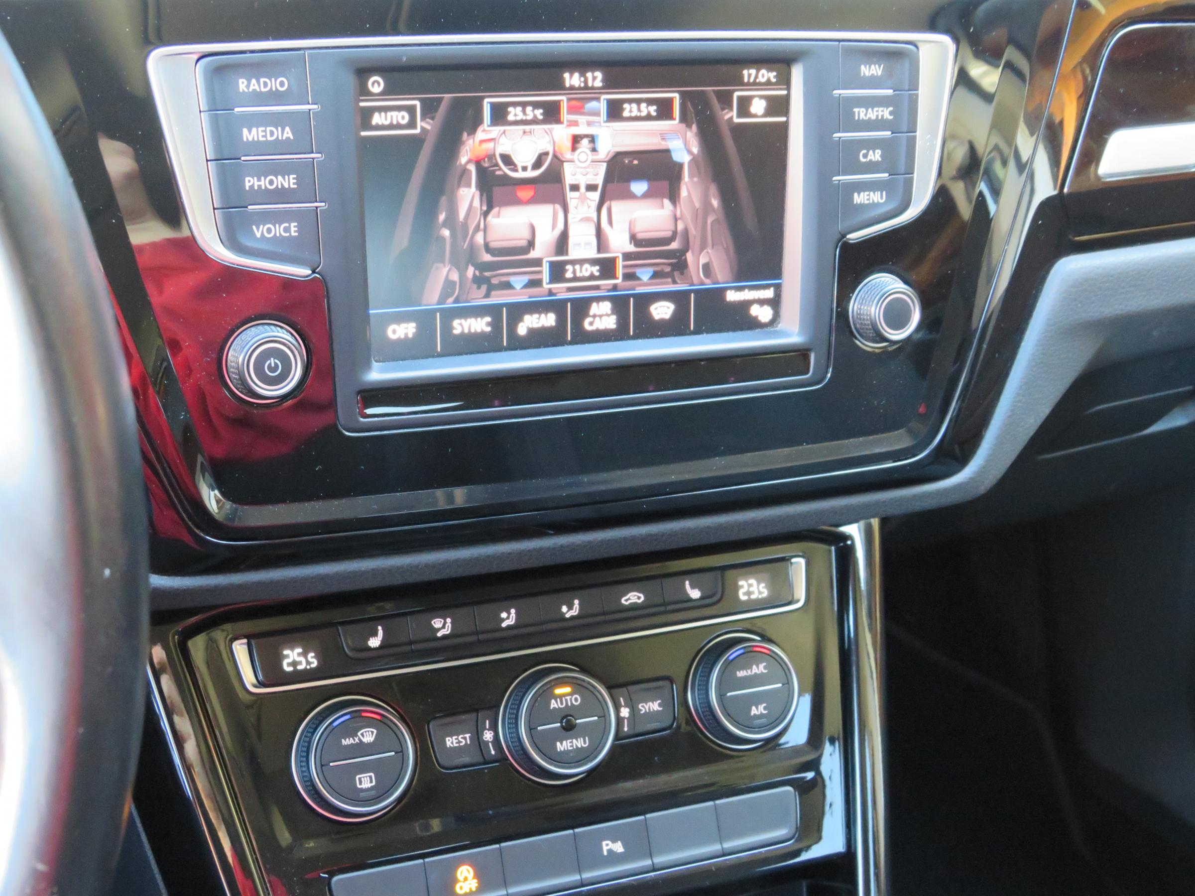 Volkswagen Touran, 2016 - pohled č. 19