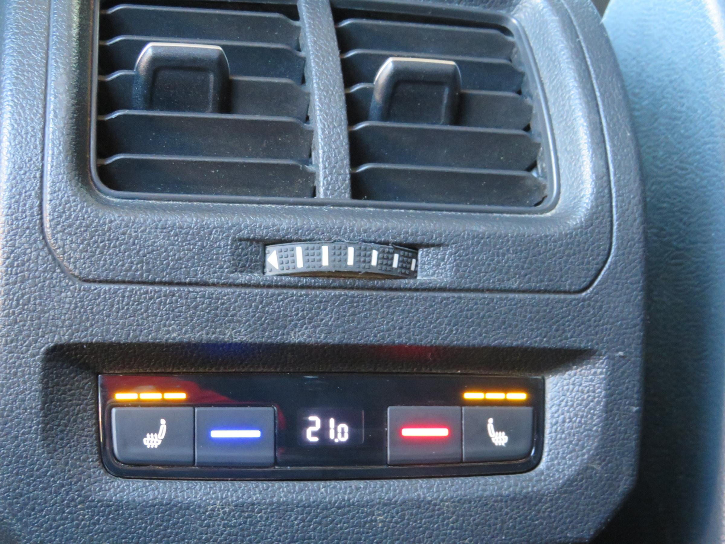 Volkswagen Touran, 2016 - pohled č. 20