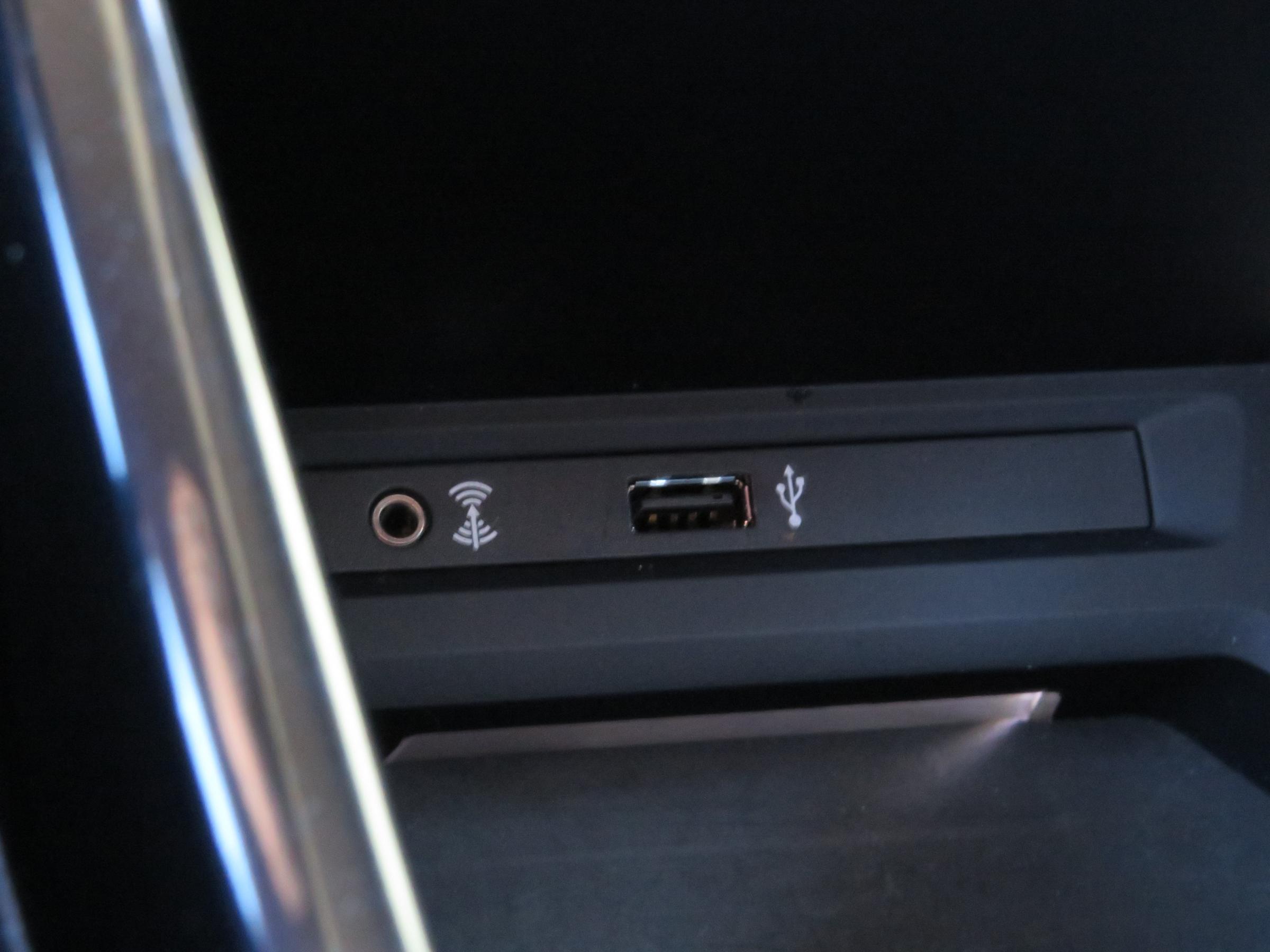 Volkswagen Touran, 2016 - pohled č. 27