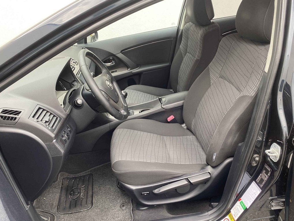 Toyota Avensis 1.8i 
