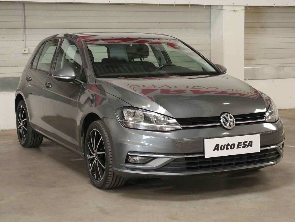 Volkswagen Golf 1.0 TSi 