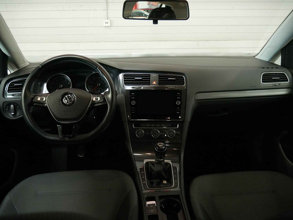 Volkswagen Golf 1.0 TSi 
