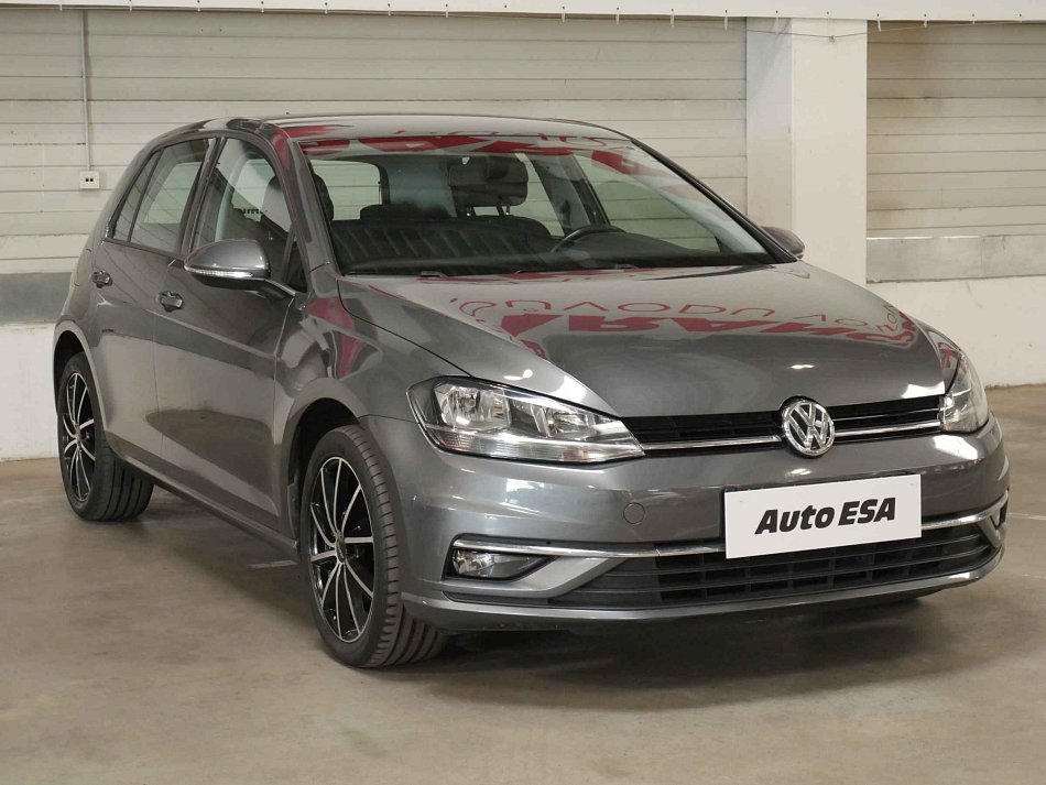 Volkswagen Golf 1.0 TSi 