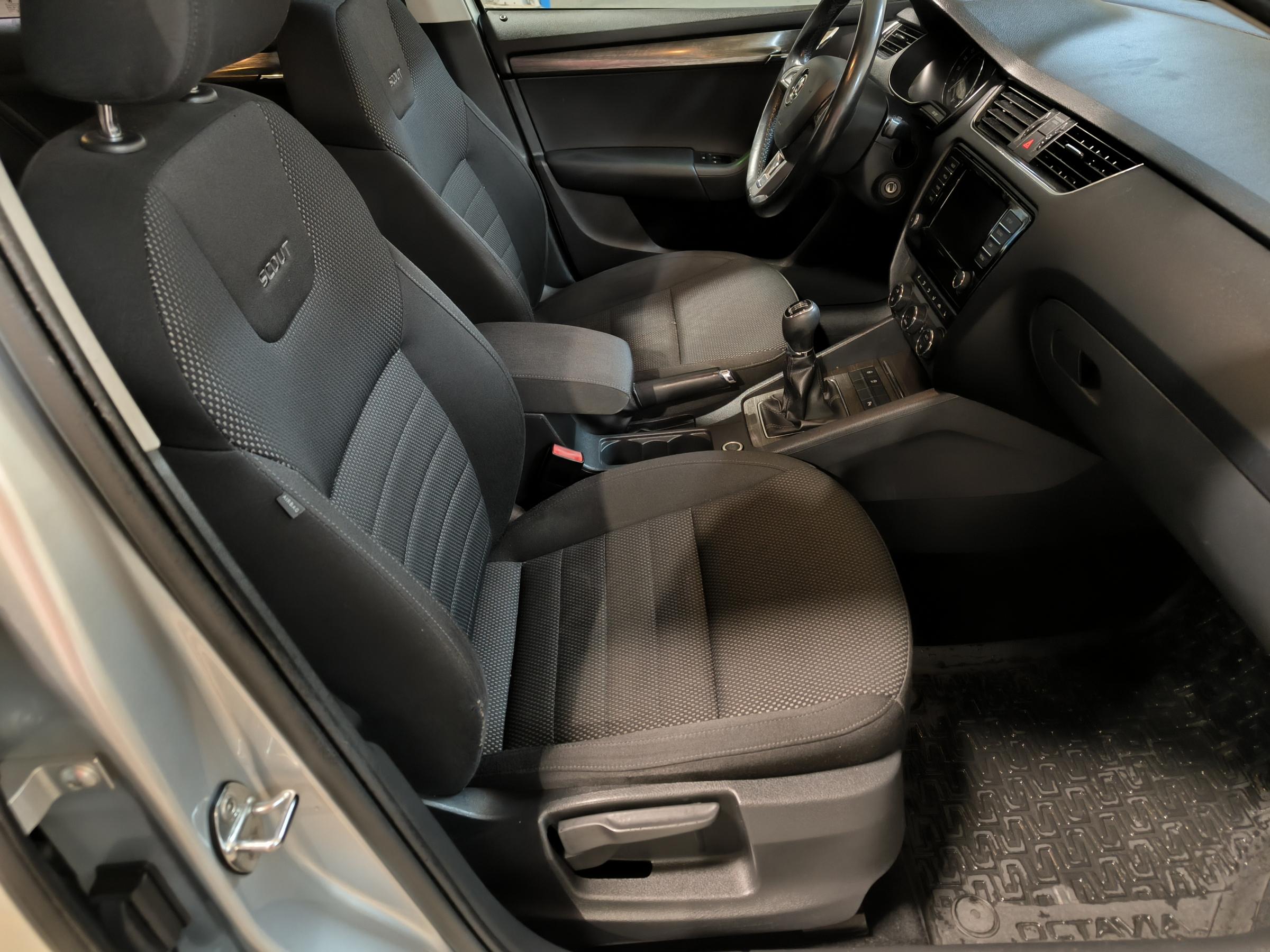 Škoda Octavia III, 2016 - pohled č. 12