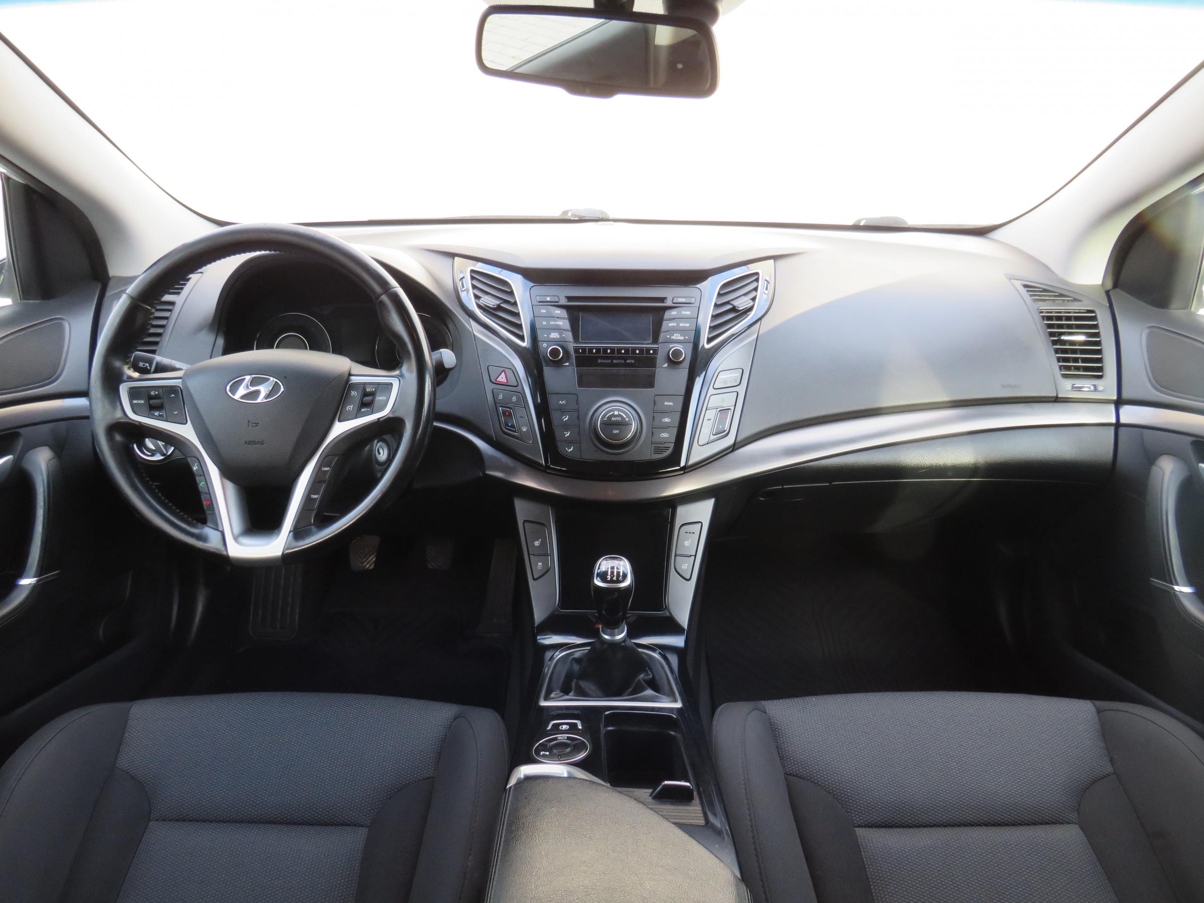 Hyundai i40, 2014 - pohled č. 8