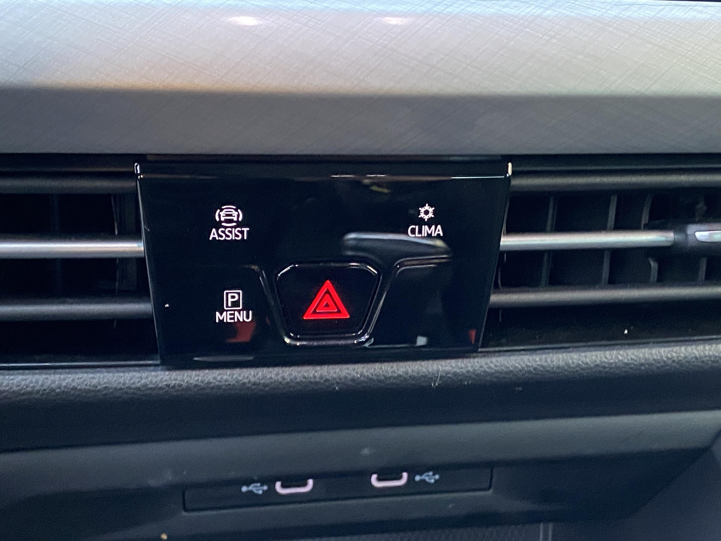 Volkswagen Golf, 2021 - pohled č. 16