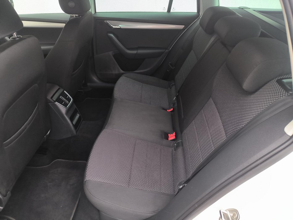 Škoda Octavia III 2.0TDi Ambition