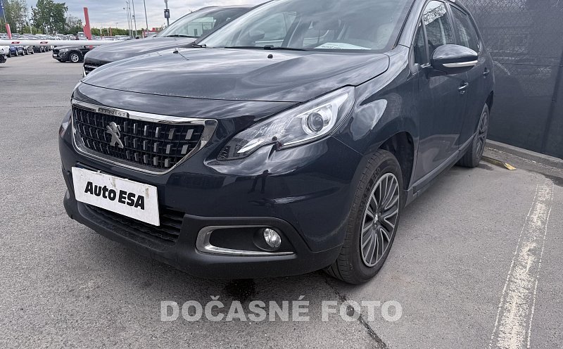 Peugeot 2008 1.2 i 