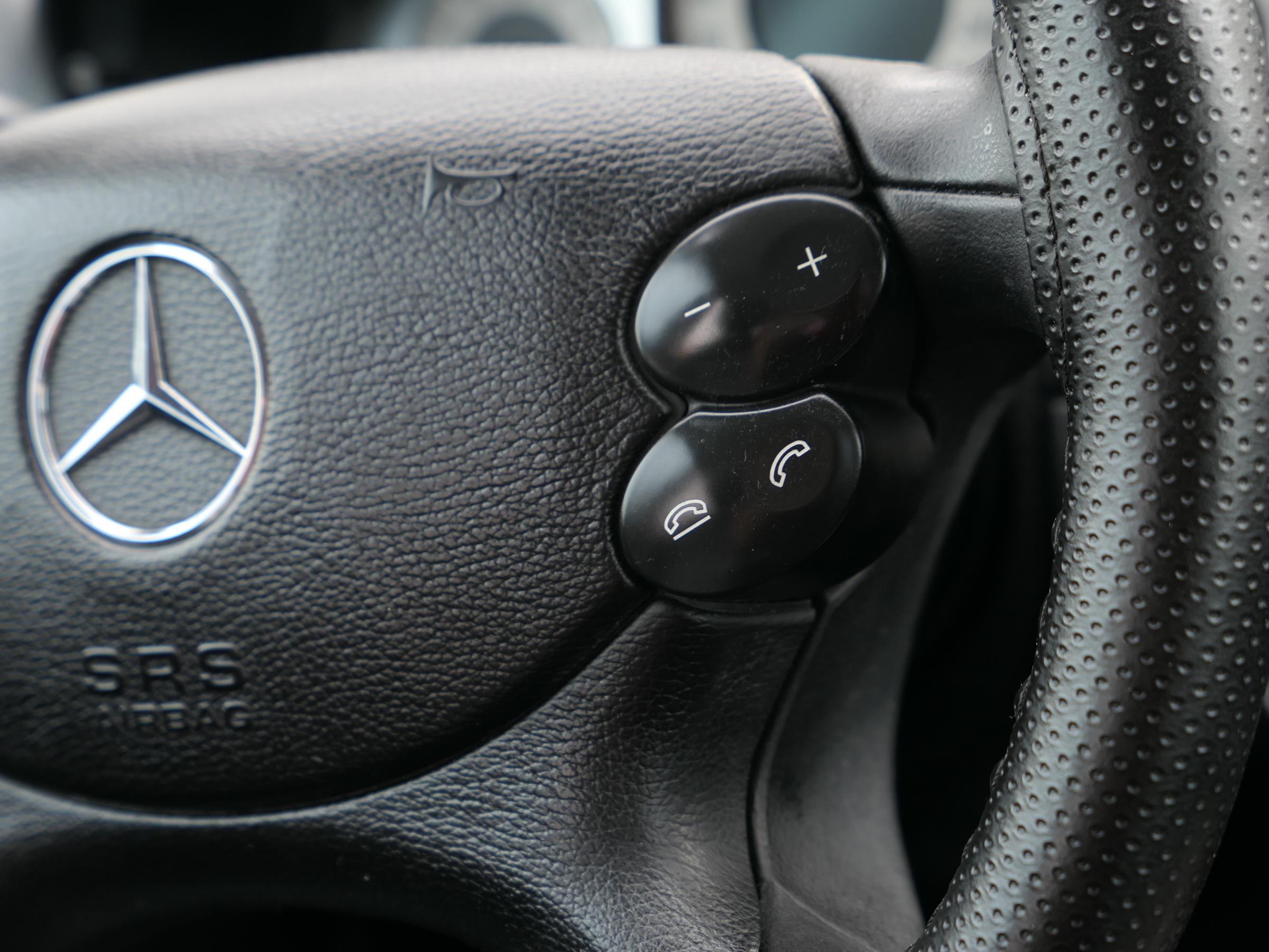 Mercedes-Benz Třída E, 2006 - pohled č. 15