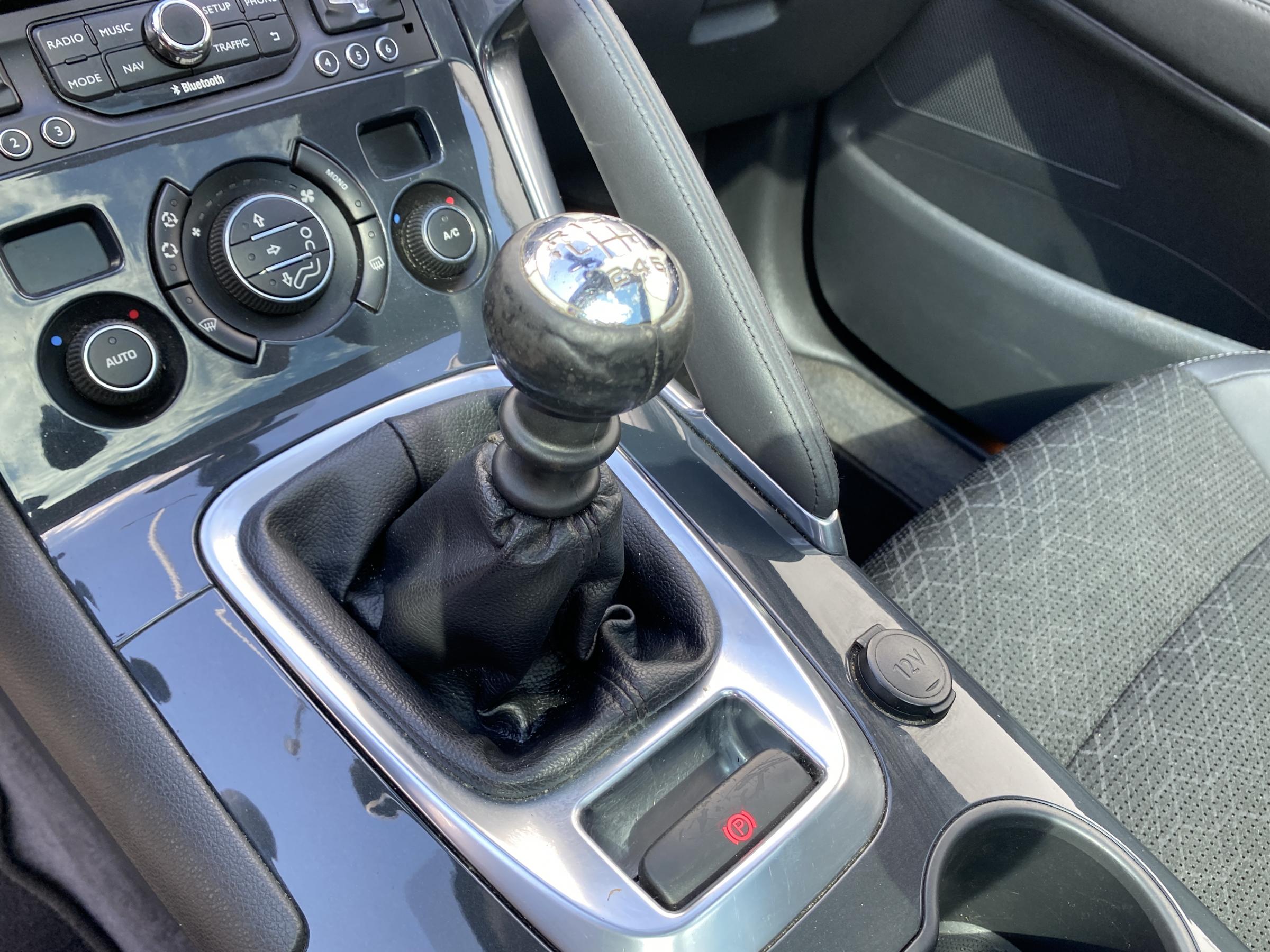 Peugeot 3008, 2016 - pohled č. 19