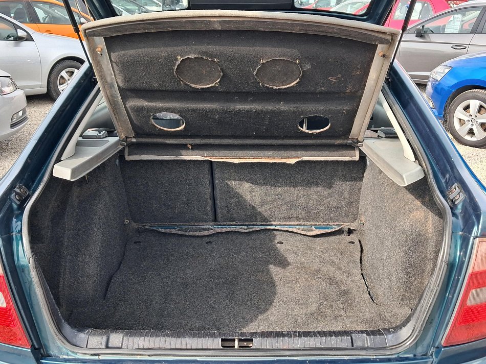 Škoda Octavia 1.6 i 