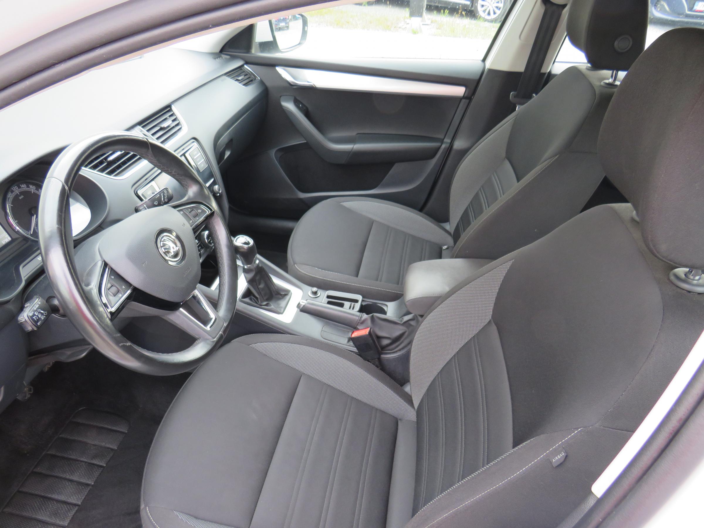 Škoda Octavia III, 2018 - pohled č. 10