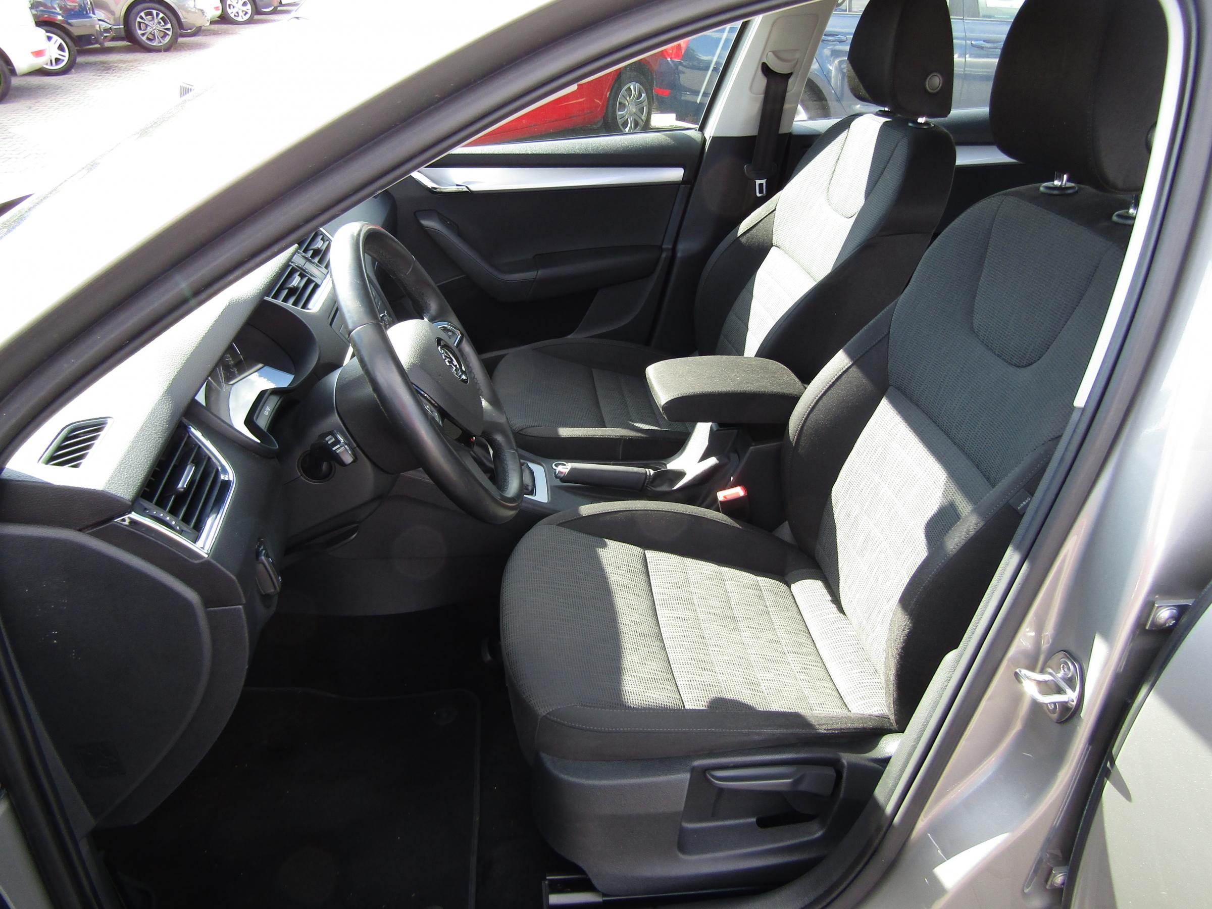 Škoda Octavia III, 2013 - pohled č. 9