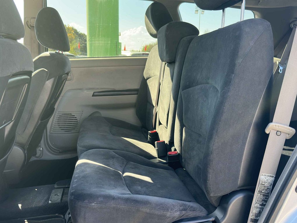 Mitsubishi Grandis 2.4i 