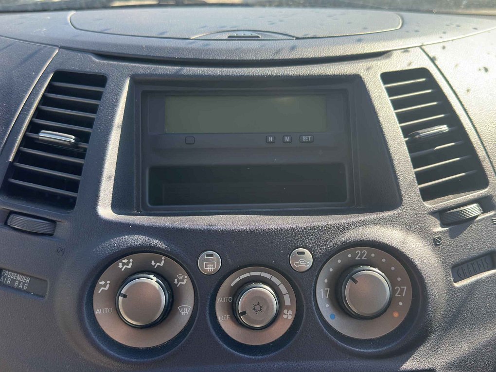 Mitsubishi Grandis 2.4i 