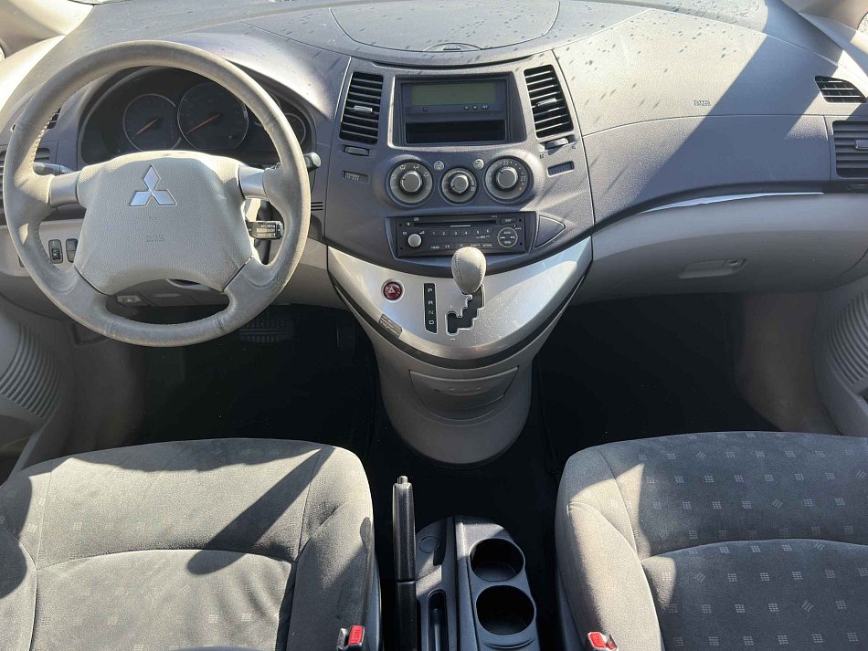 Mitsubishi Grandis 2.4i 