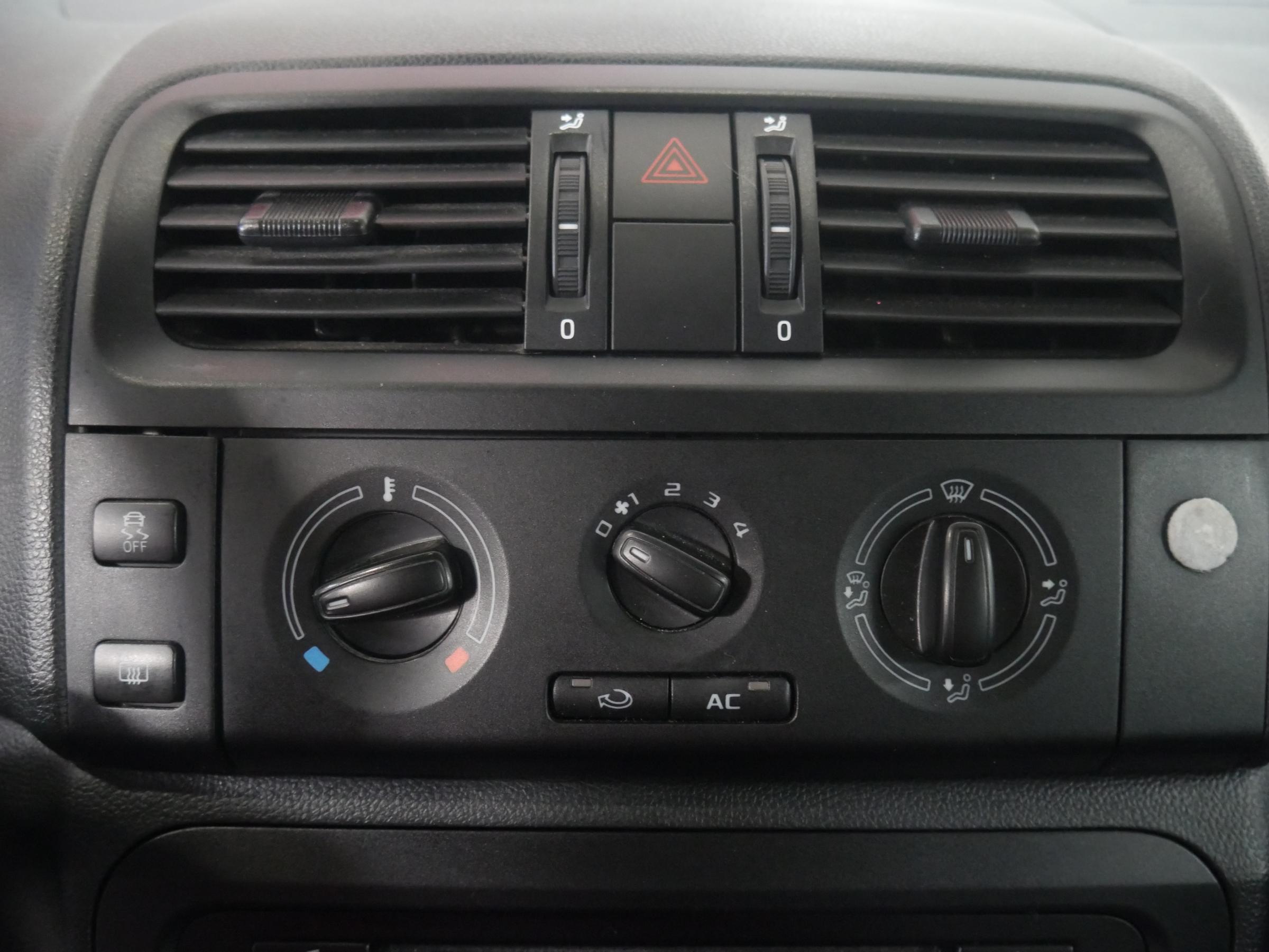 Škoda Roomster, 2013 - pohled č. 12