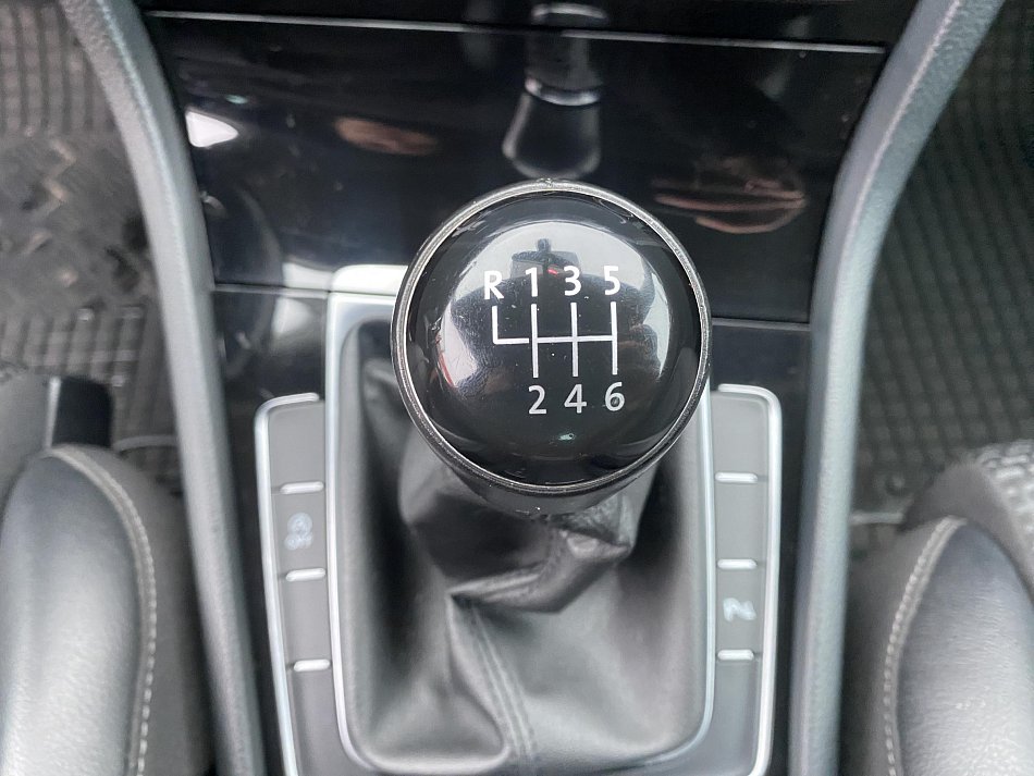 Volkswagen Golf 2.0TDi 