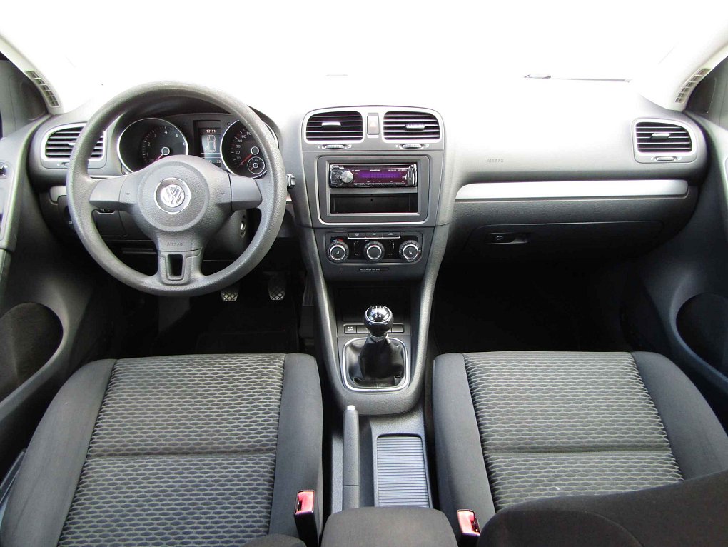Volkswagen Golf 1.4 MPI 