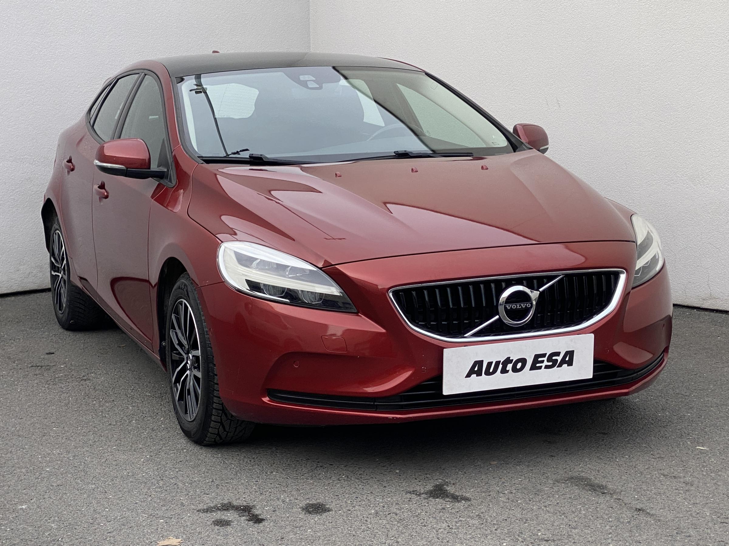 Volvo V40, 2016