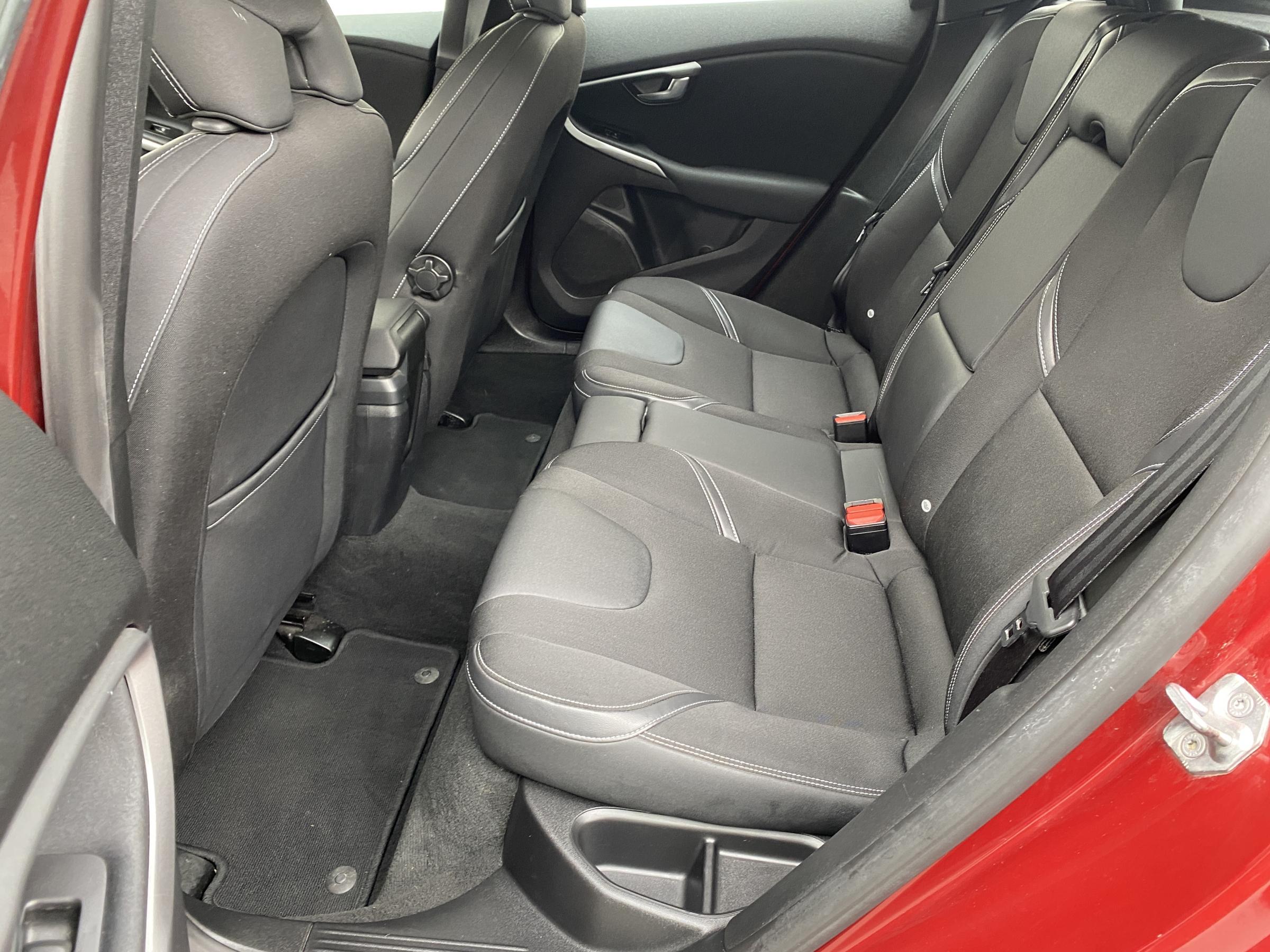 Volvo V40, 2016 - pohled č. 10