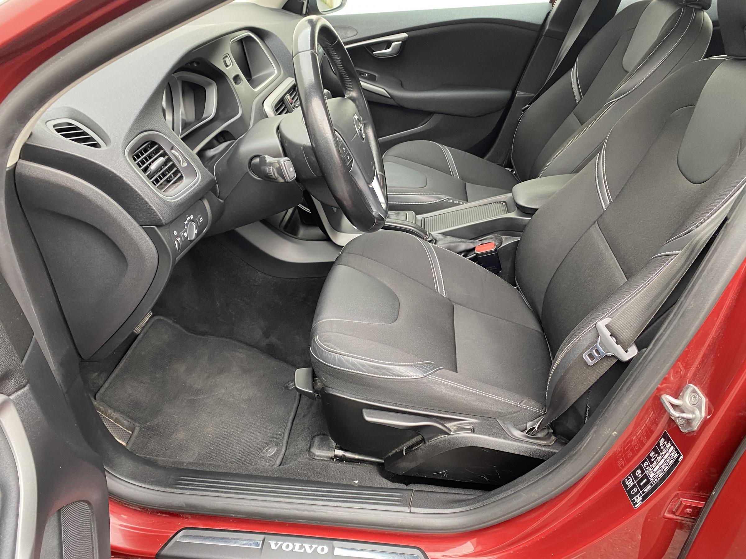 Volvo V40, 2016 - pohled č. 9