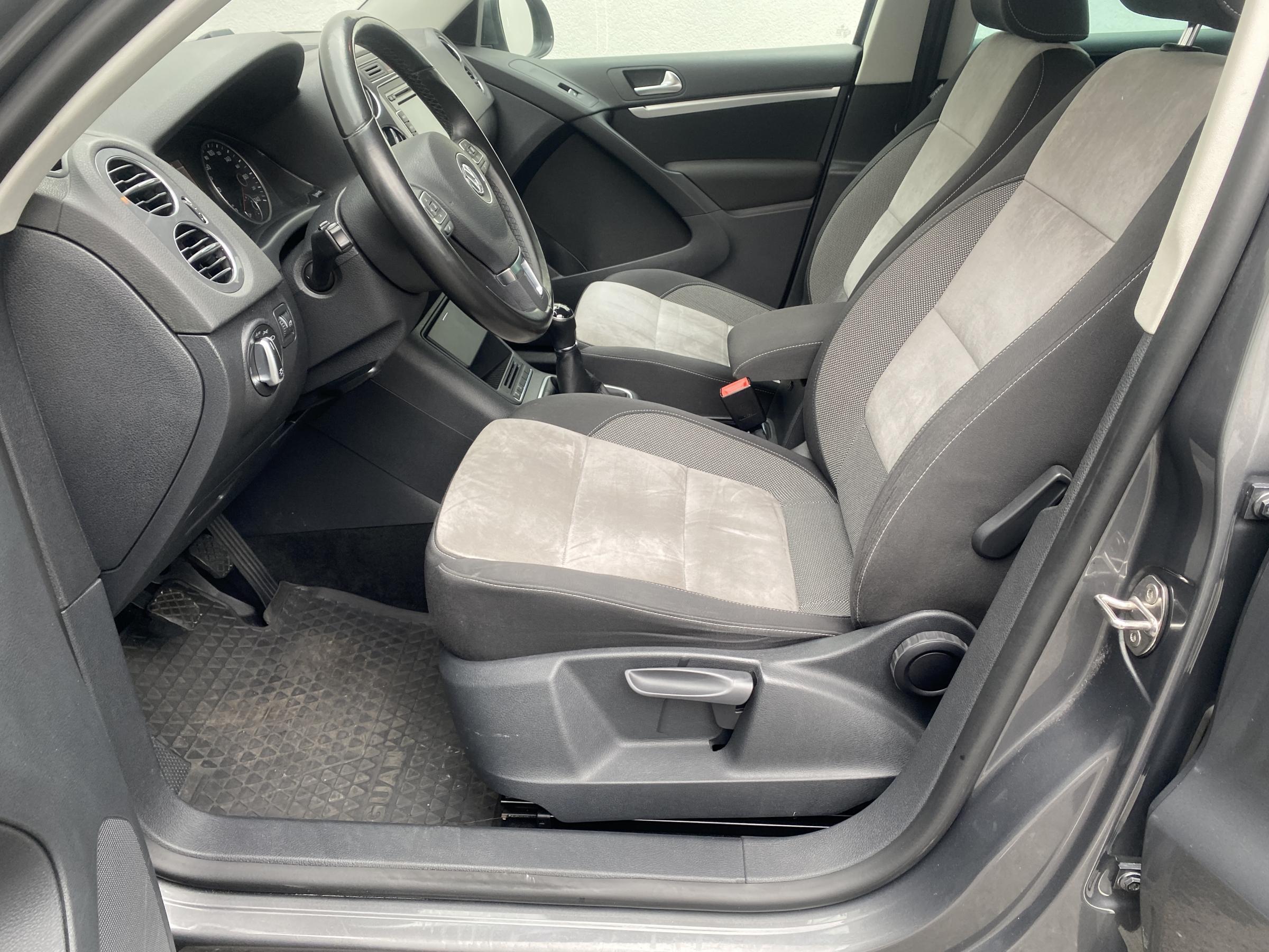 Volkswagen Tiguan, 2012 - pohled č. 10