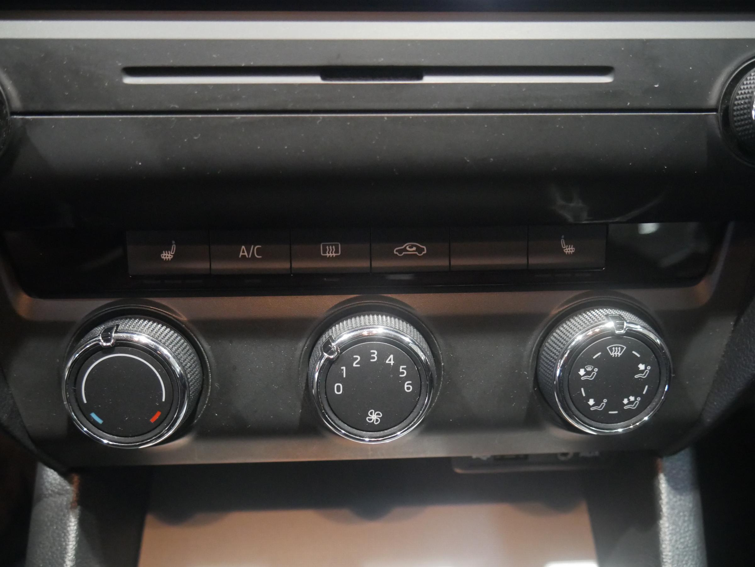 Škoda Octavia III, 2015 - pohled č. 13