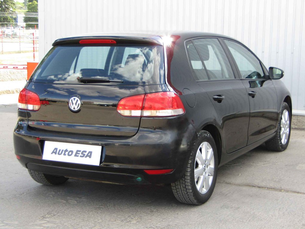 Volkswagen Golf 1.4 MPI 