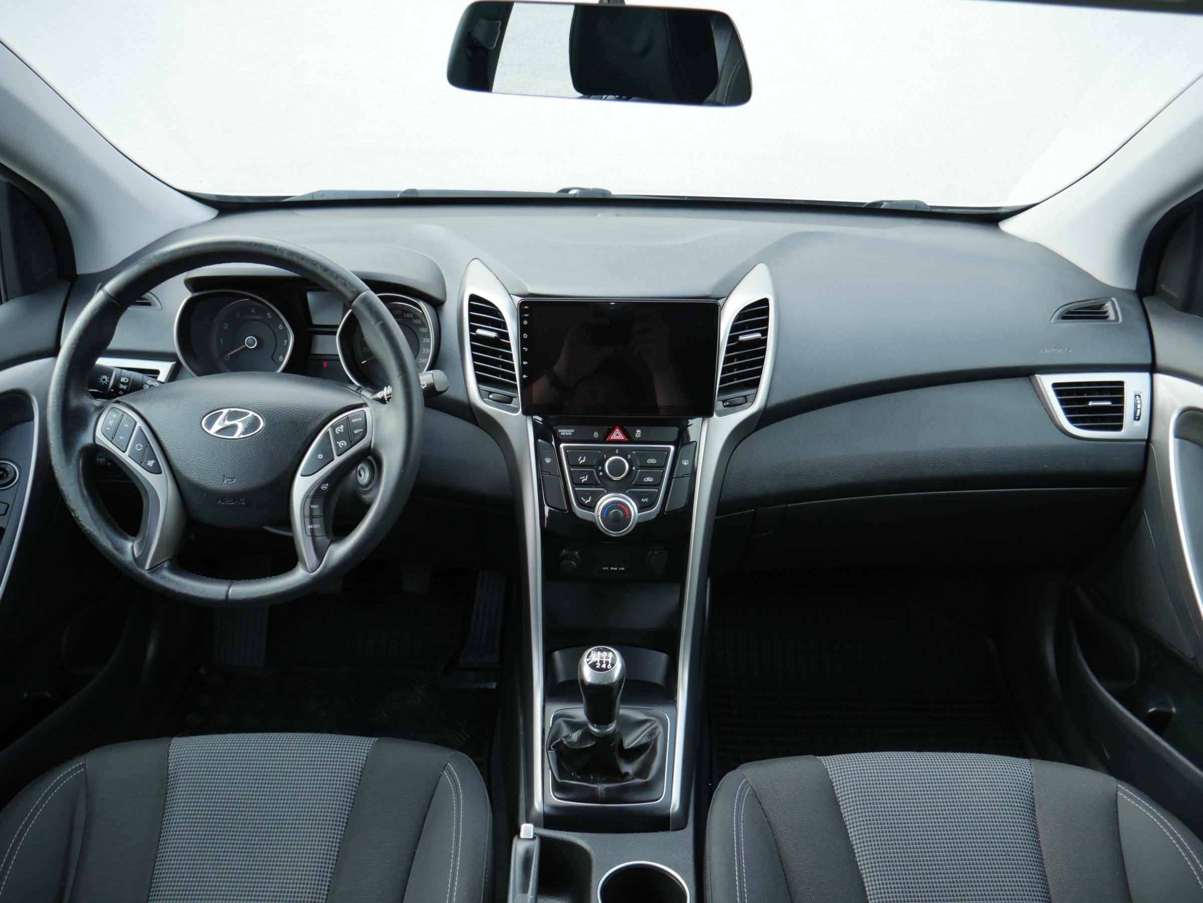 Hyundai i30, 2012 - pohled č. 8