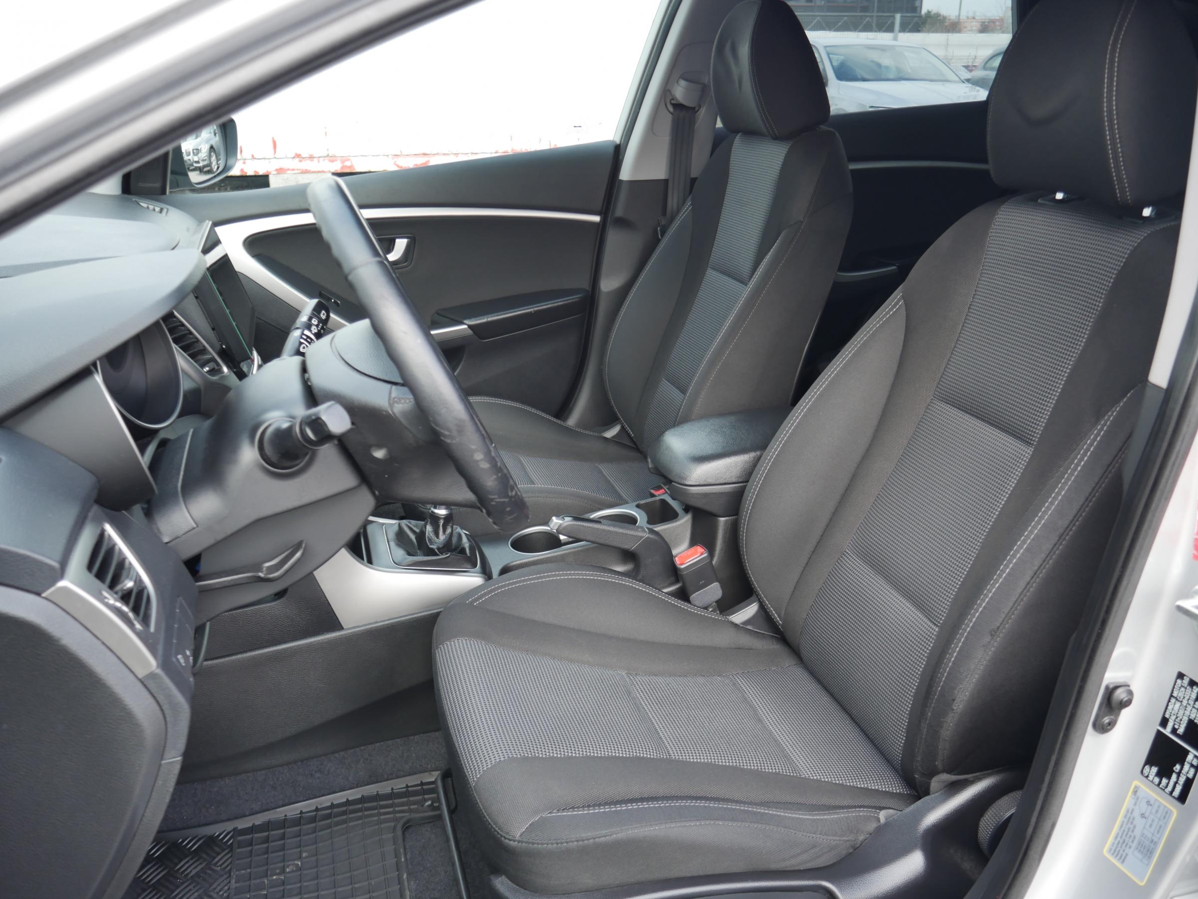 Hyundai i30, 2012 - pohled č. 9