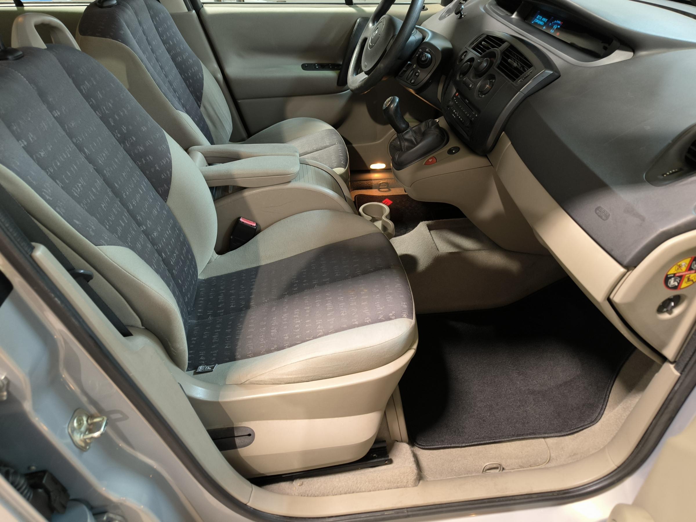 Renault Scénic, 2005 - pohled č. 12