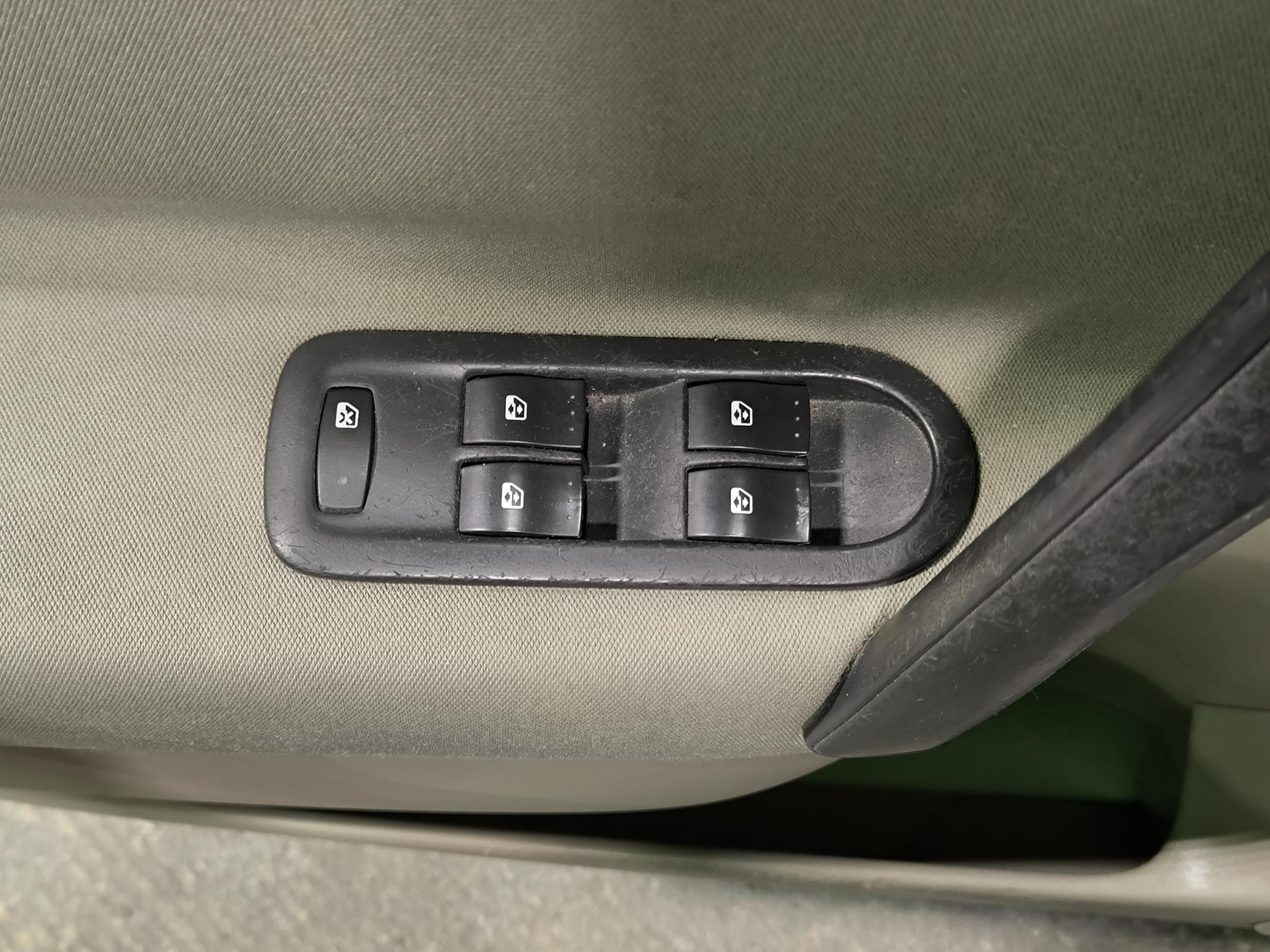 Renault Scénic, 2005 - pohled č. 17