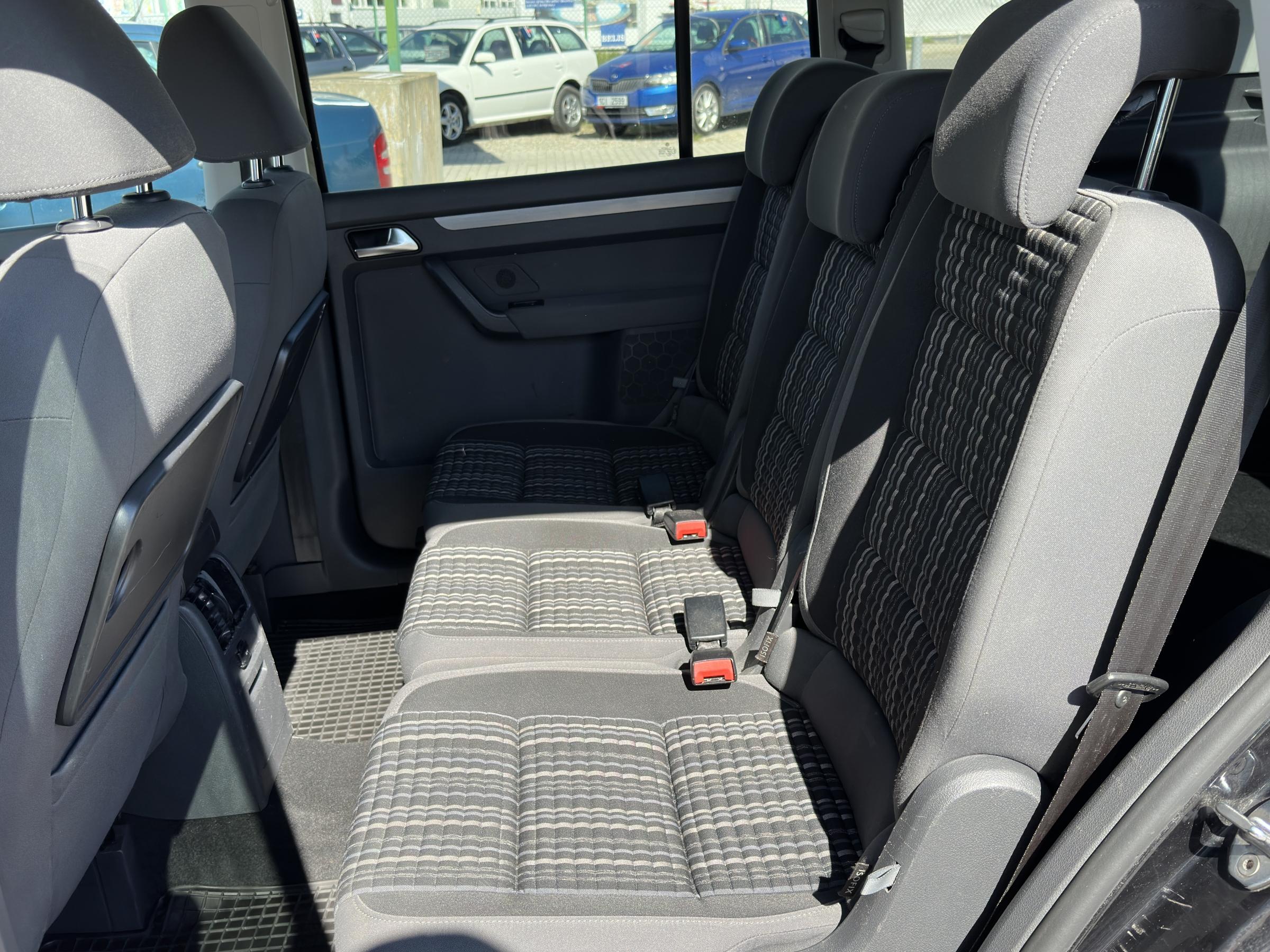 Volkswagen Touran, 2011 - pohled č. 10