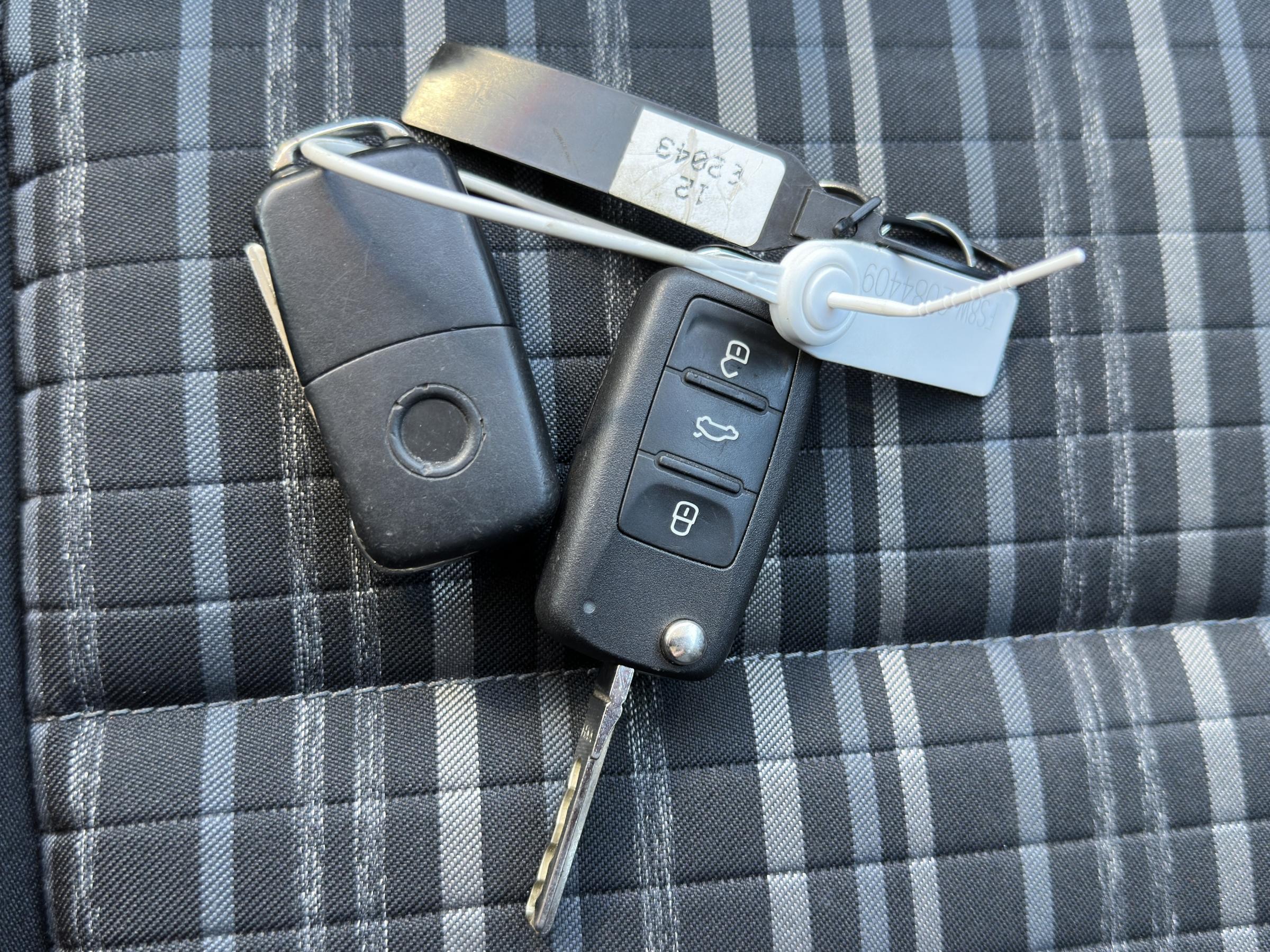 Volkswagen Touran, 2011 - pohled č. 20